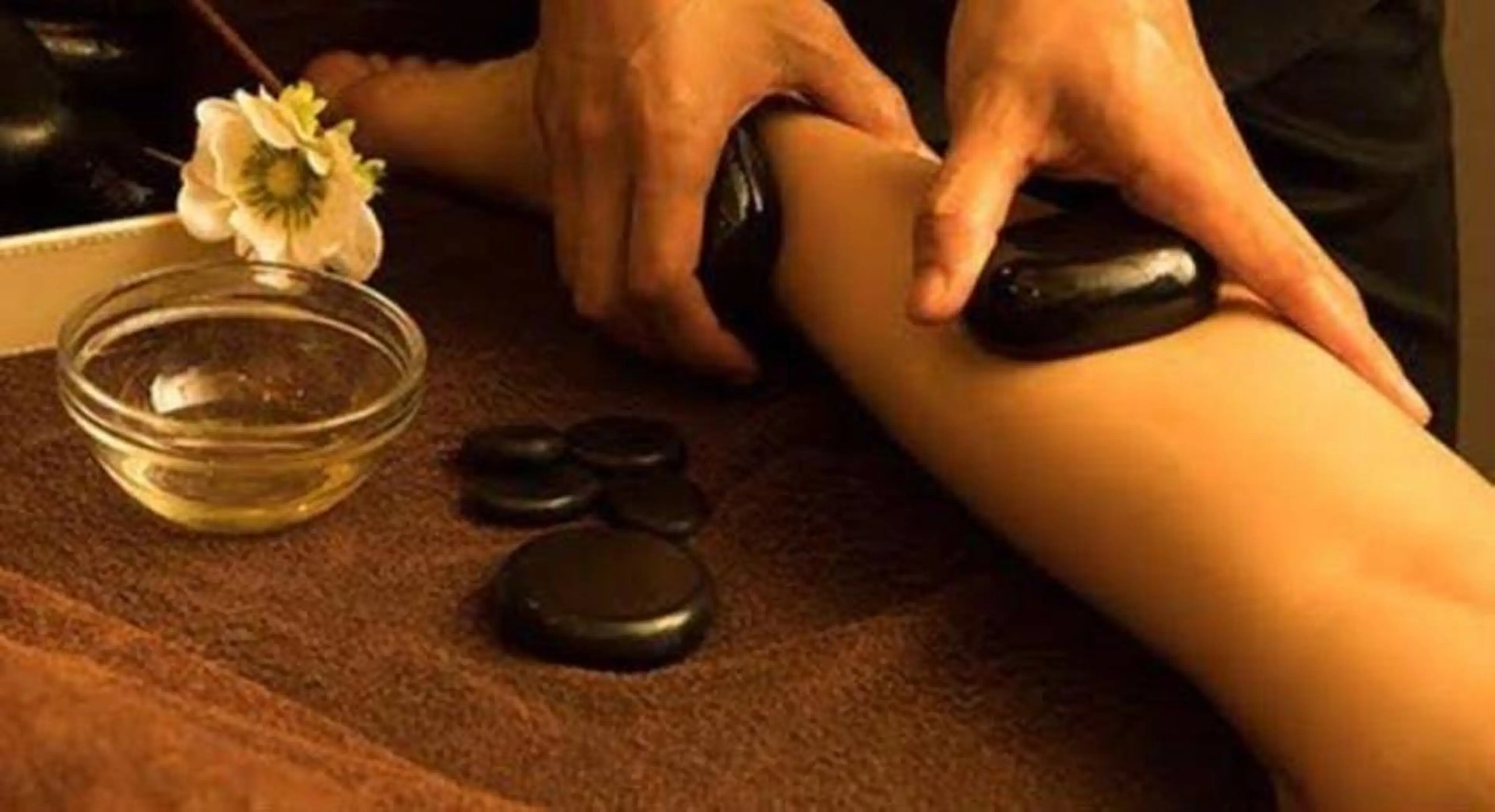 【リラク】🤍ホットストーン×マッサージ🪨（上半身or下半身）30分/¥4500の写真