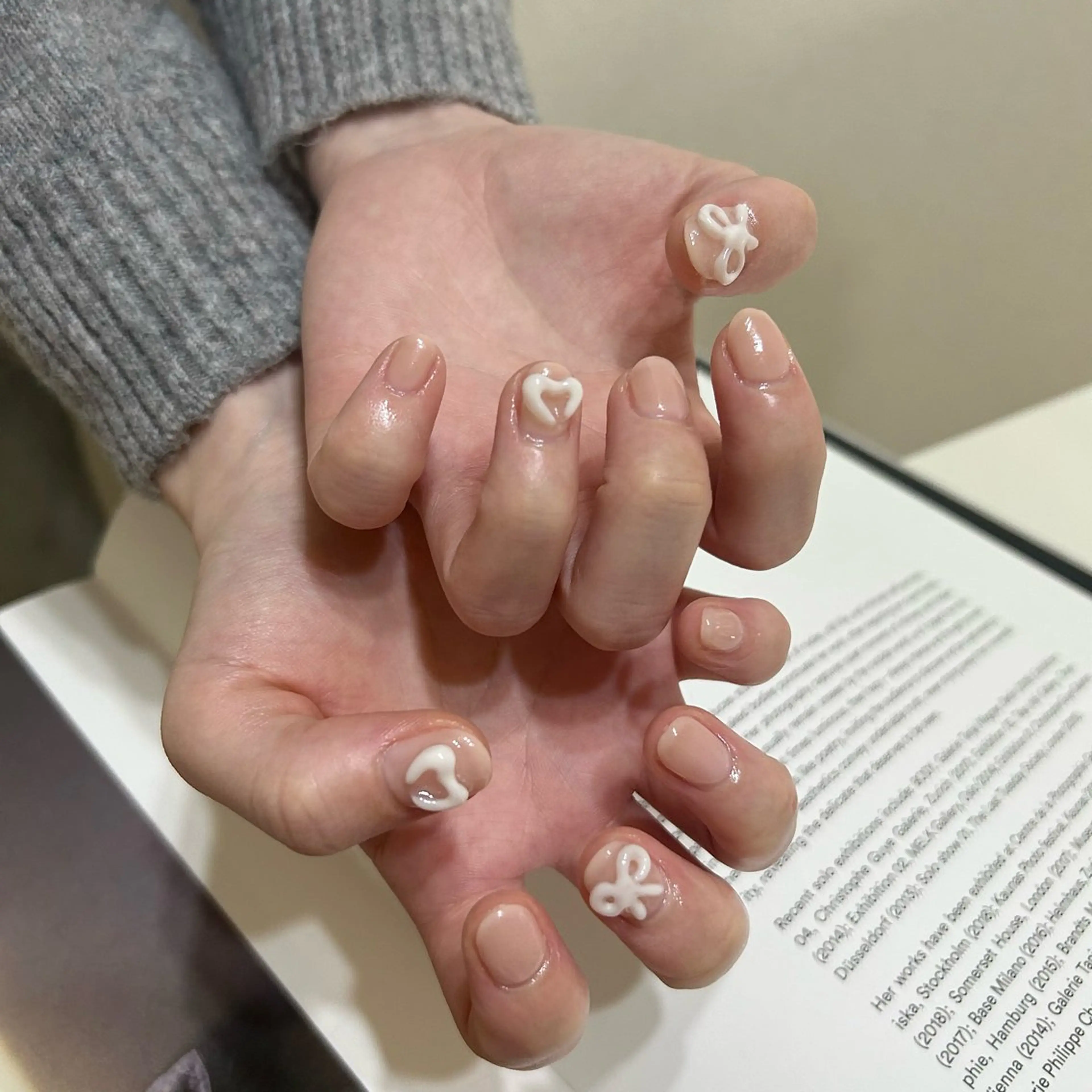 ネイル ブルー フットネイル ジェルネイル キラキラネイル 韓国ネイル ハンドネイル RooM -produce by maynail-所属・RooM -mizuki-のネイルデザイン