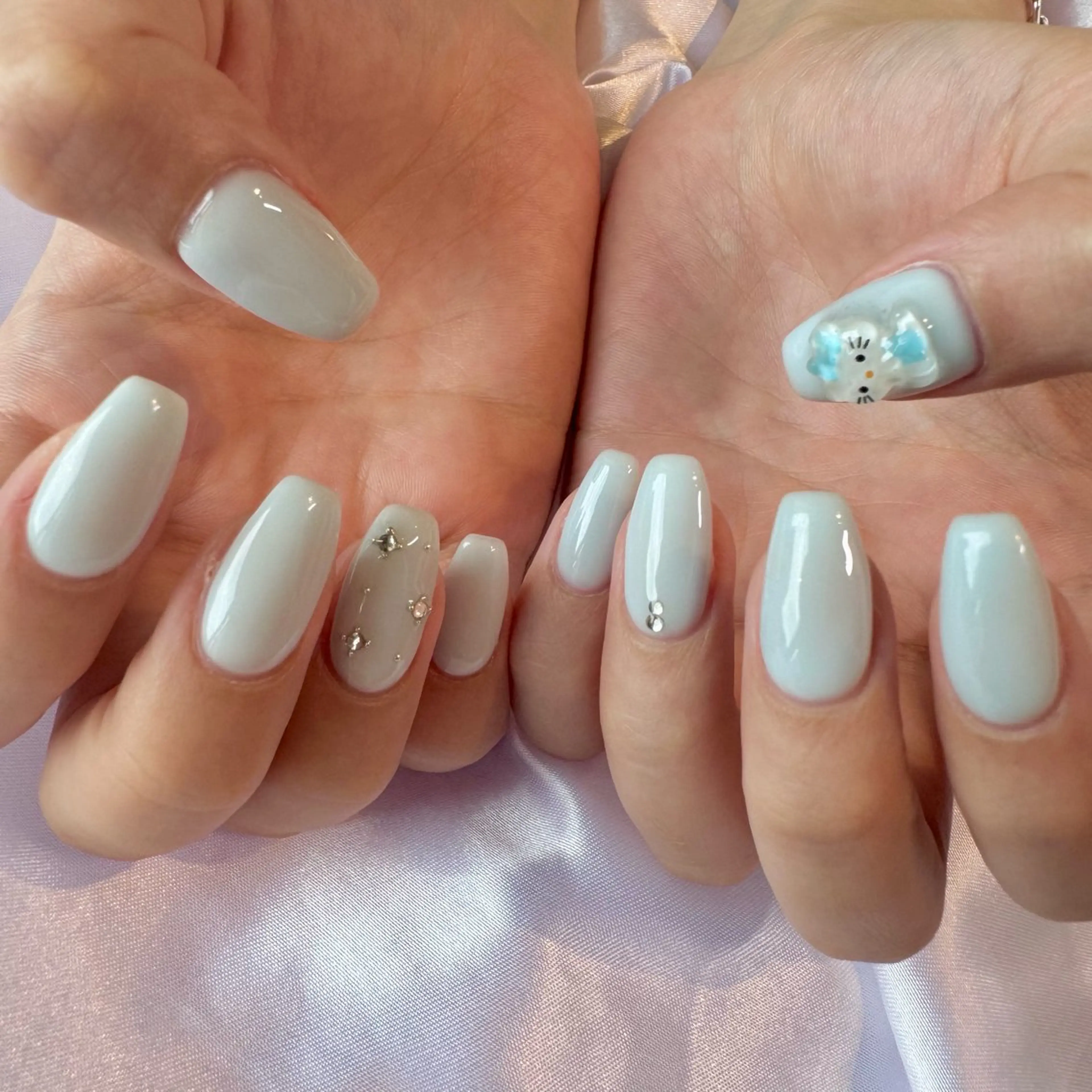 ネイル ブルー ワンカラーネイル ハンドネイル nail salon e'mu💐のネイルデザイン