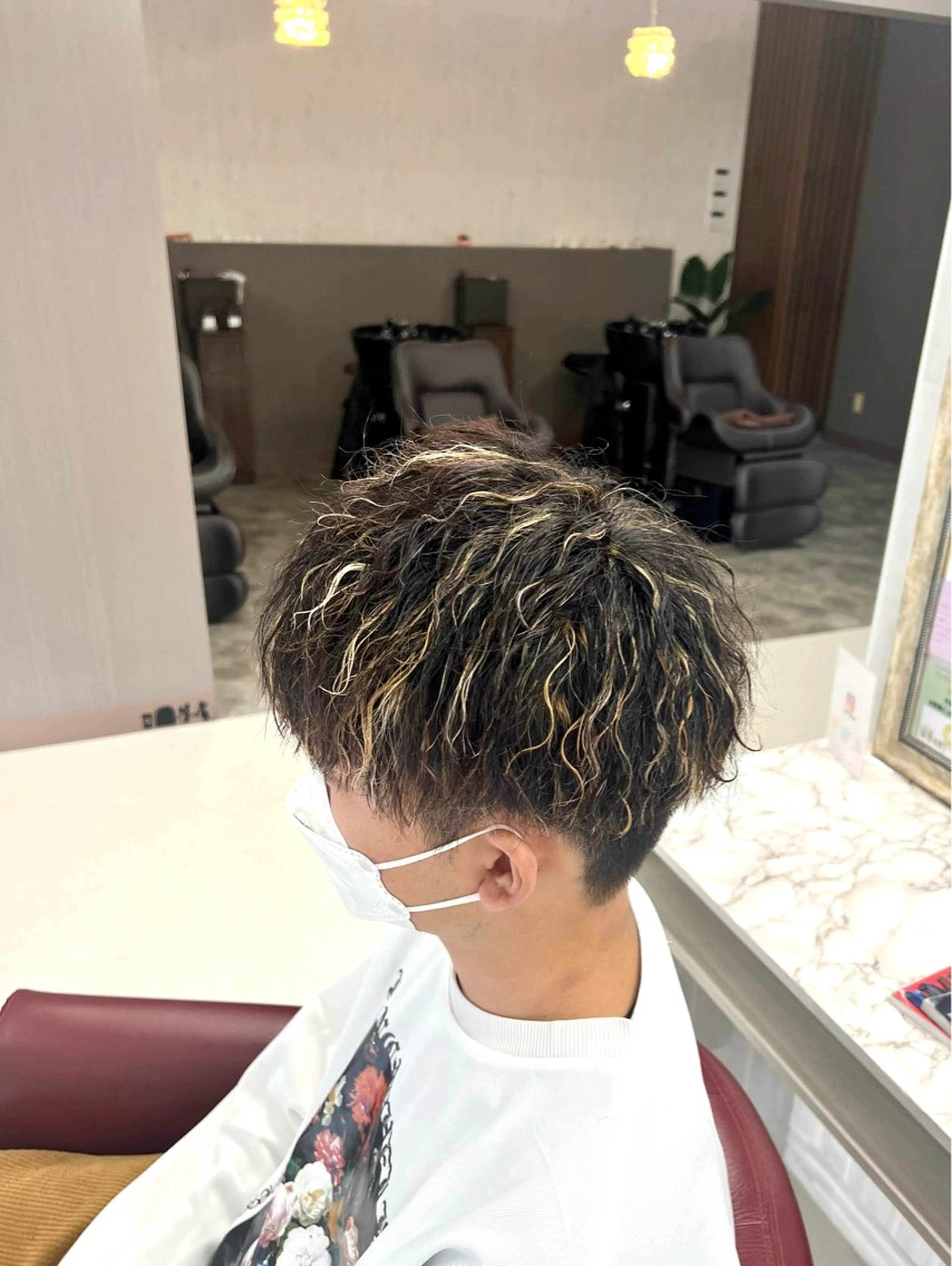 ショート カラー パーマ メンズ メンズメッシュ メンズパーマ メンズツイストパーマ 波巻きパーマ メッシュ KEN 🌟のヘアスタイル