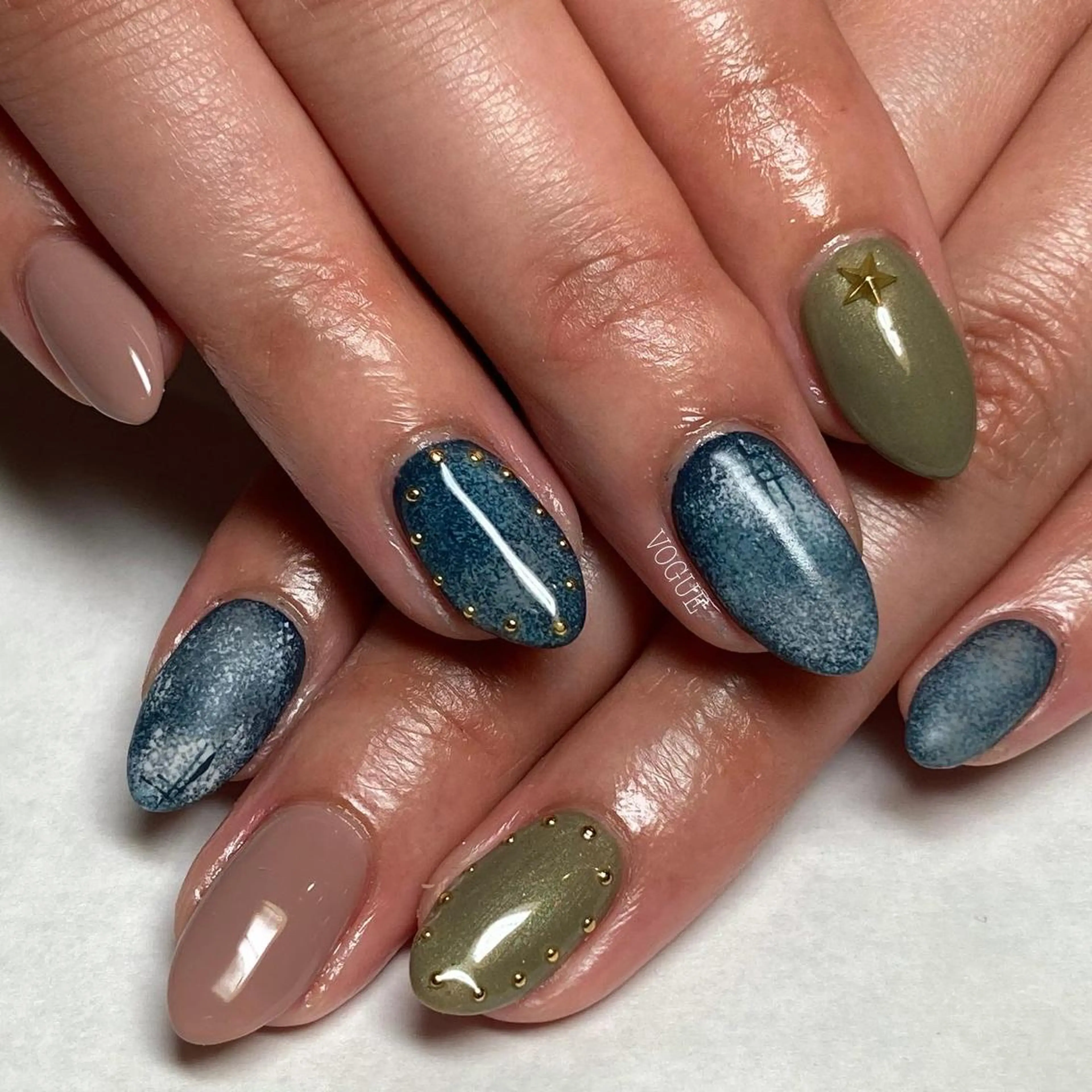 ネイル ハンドネイル VOGUE ×SWANのネイルデザイン