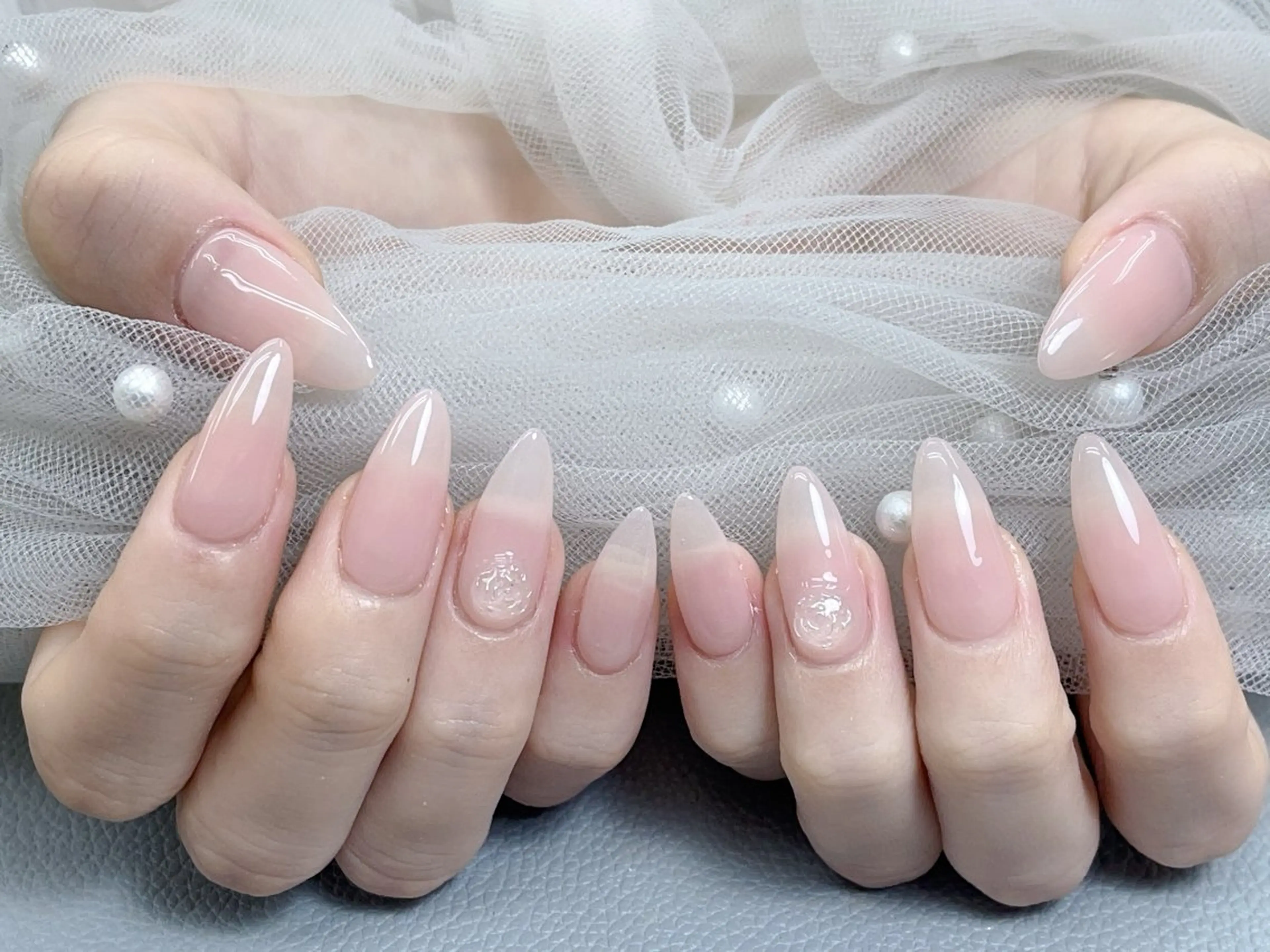 メンズ ネイル アートネイル フレンチネイル ジェルネイル キラキラネイル パラジェル ハンドネイル Bloom スカルプ専門店のネイルデザイン