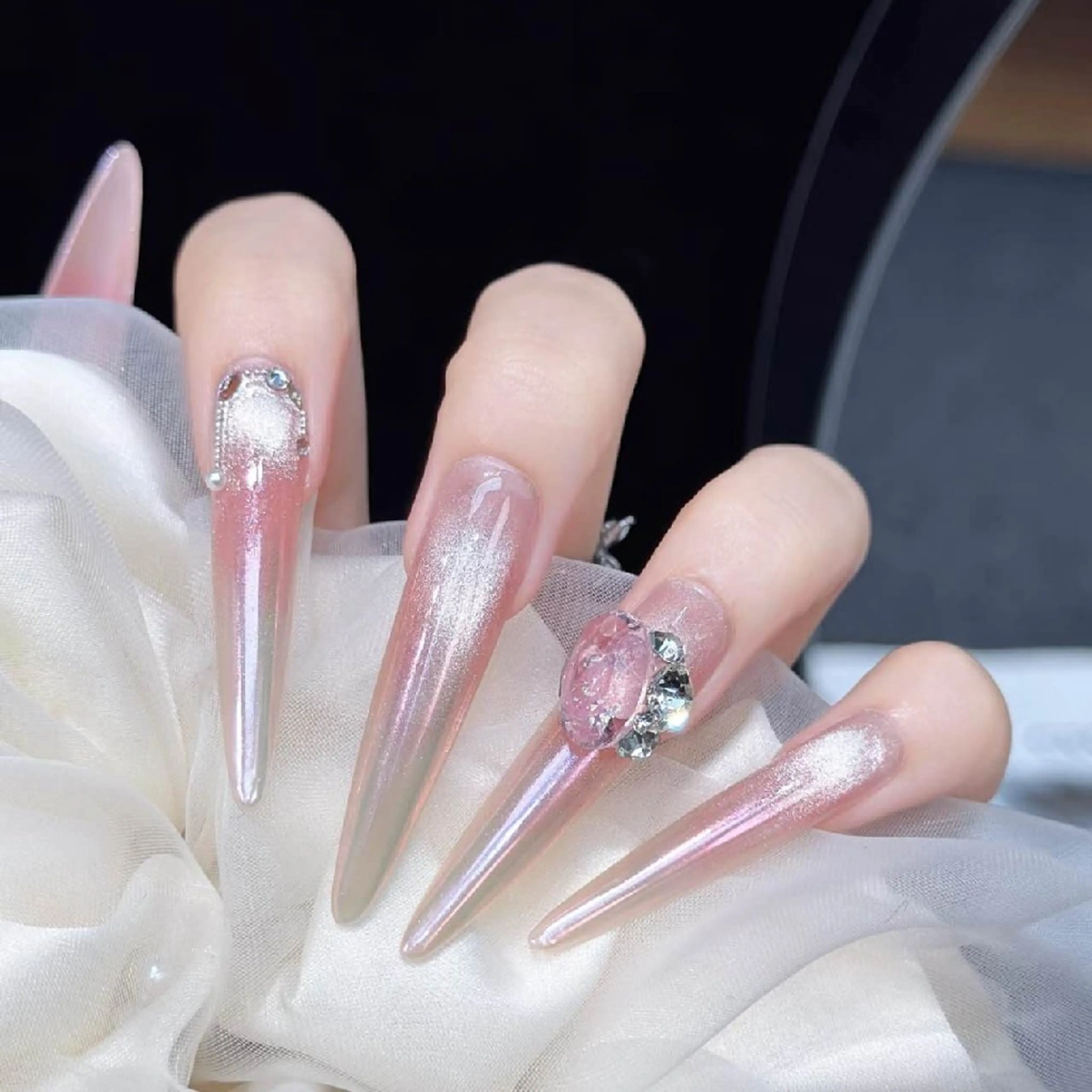 ネイル 小島 阿佑美のネイルデザイン