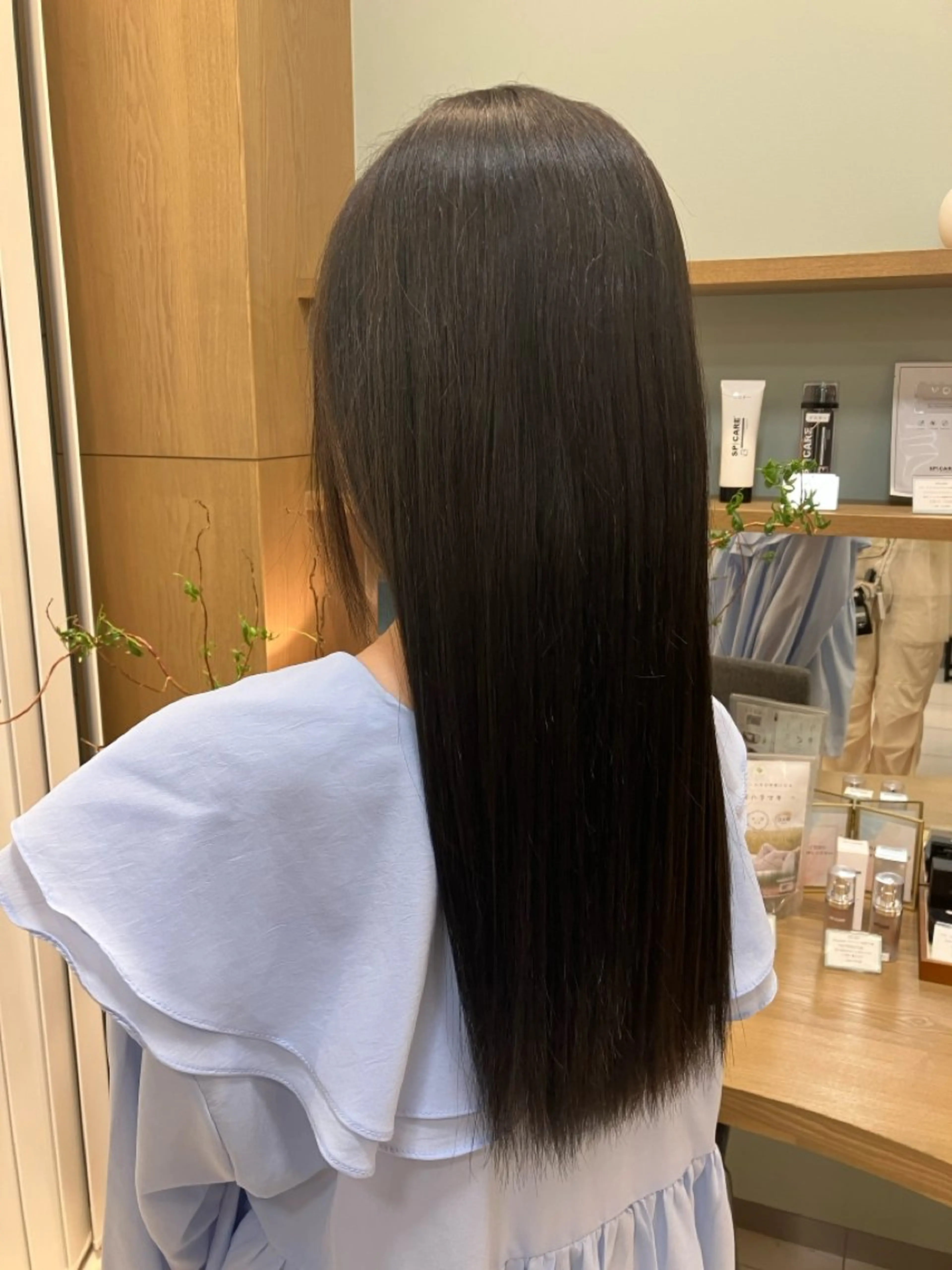 ロング カラー 新美 木乃美のヘアスタイル