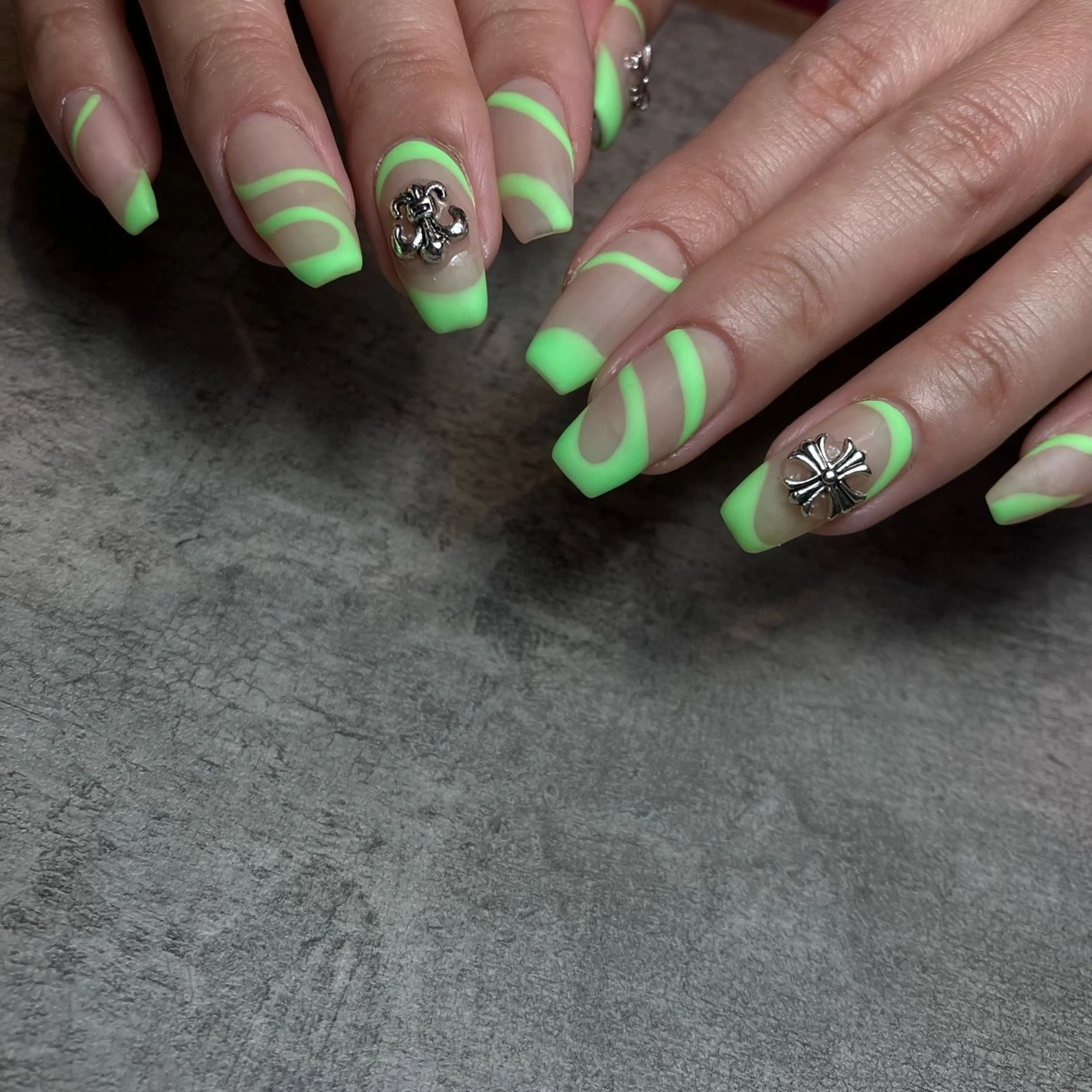 ネイル PEACE minariのネイルデザイン