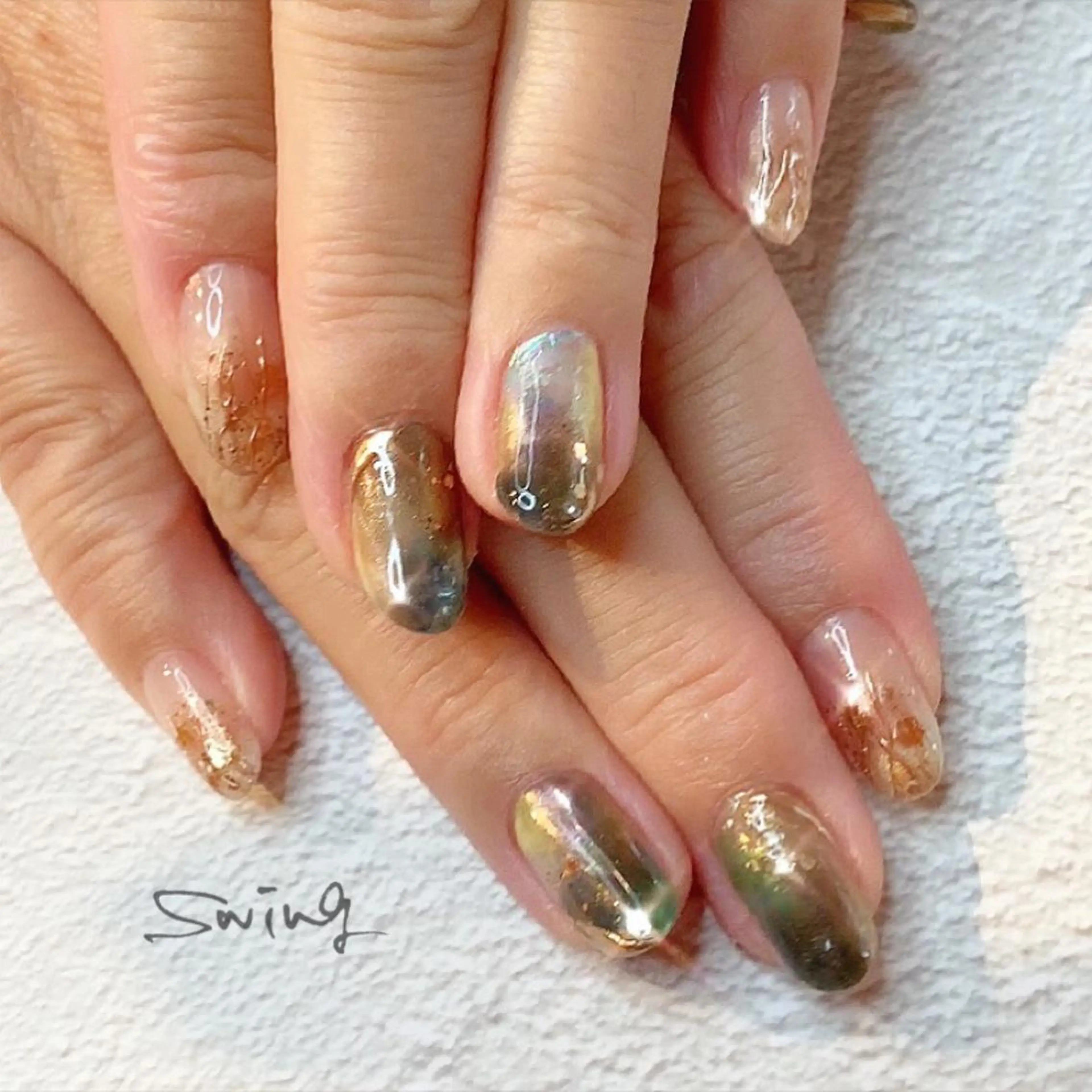 ネイル ゴールド ネイビー SWING Nail Salon所属・Yoshida Takakoのネイルデザイン