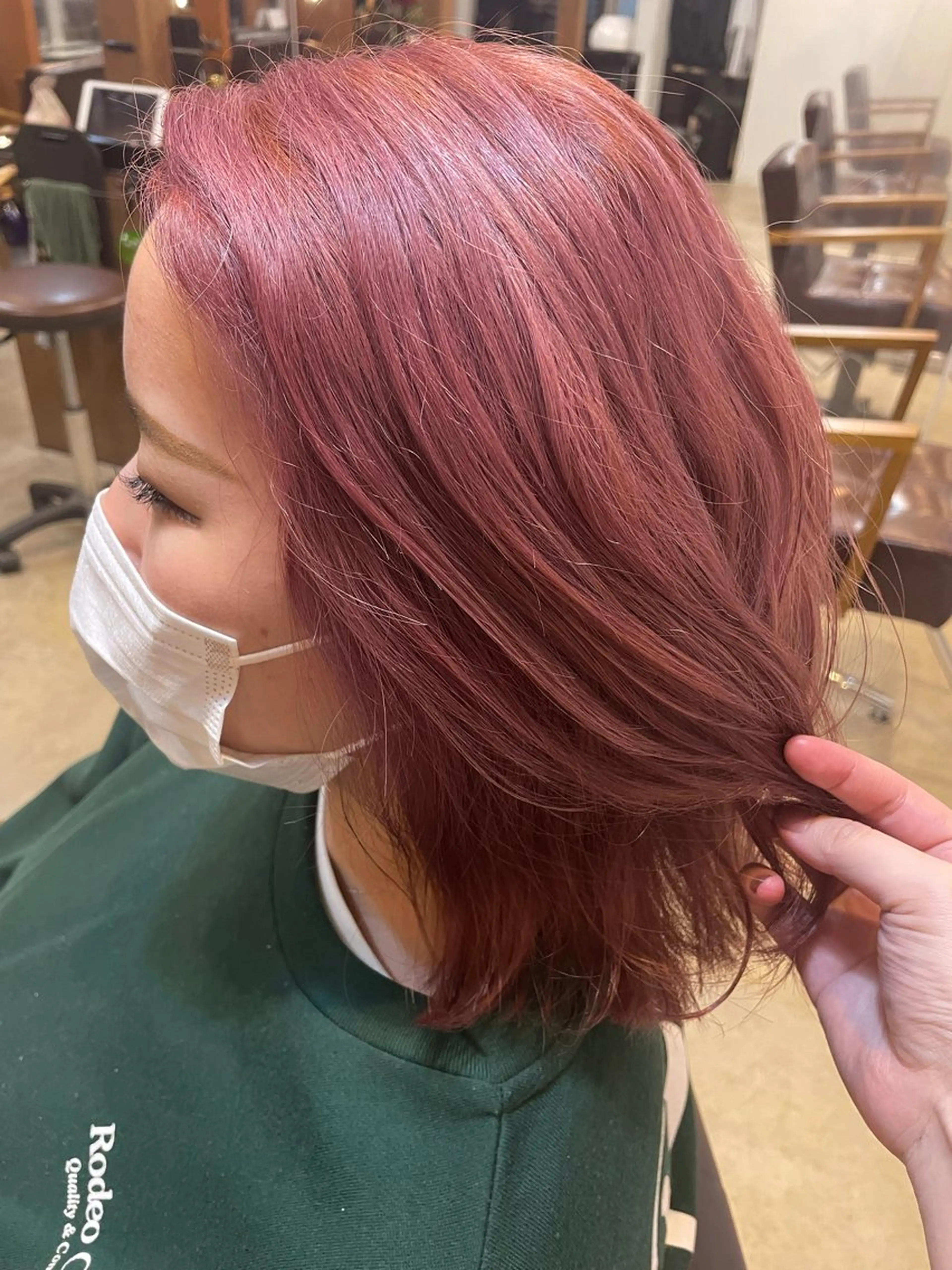 カラー ブリーチ ヘアカラー トリートメント 手塚 由佳のヘアスタイル
