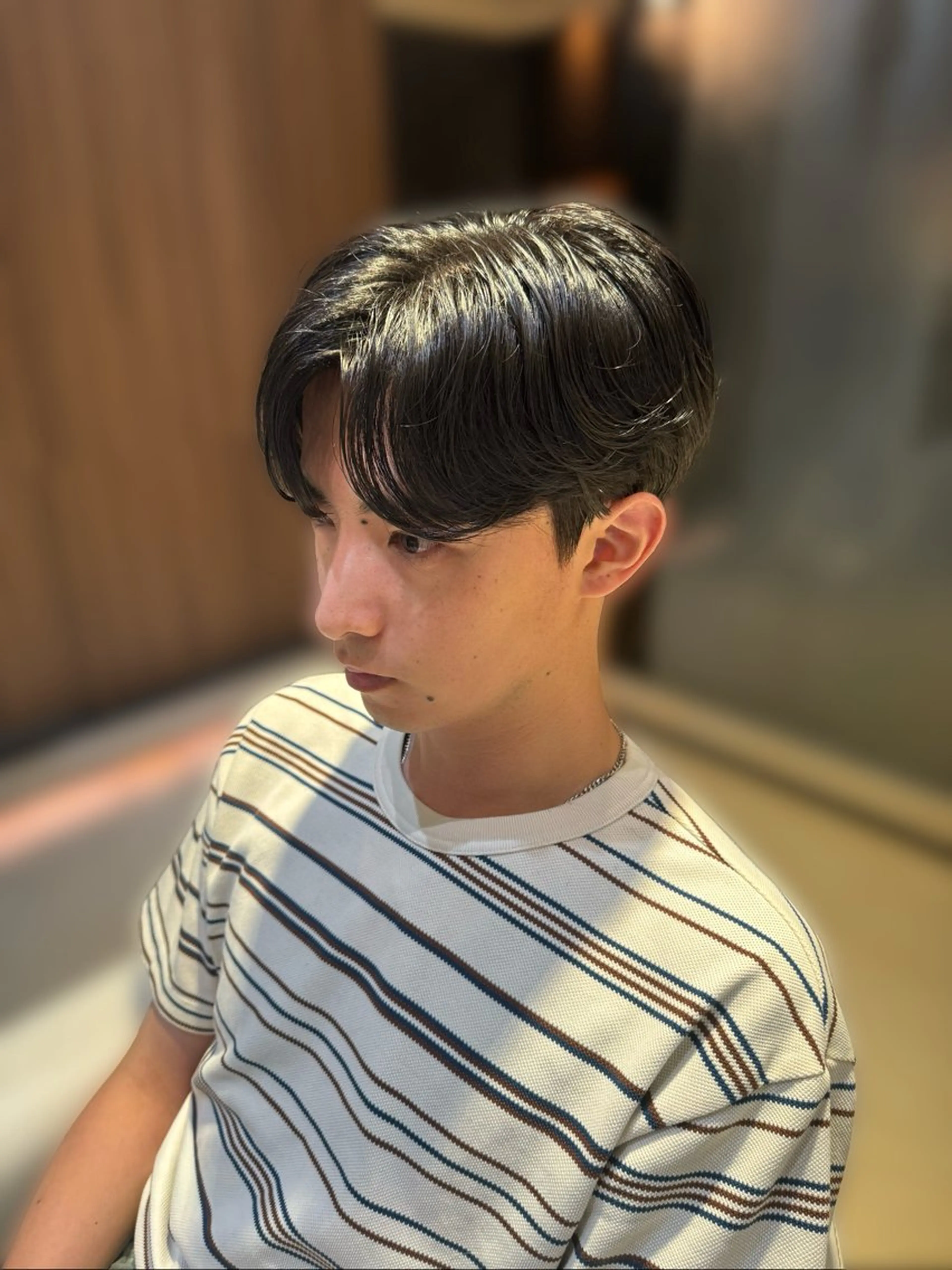 ショート パーマ メンズ センターパート コンマヘア ダウンパーマ カルマパーマ メンズ韓国風 YUKI🇰🇷 カルマ／ダウンパーマのヘアスタイル