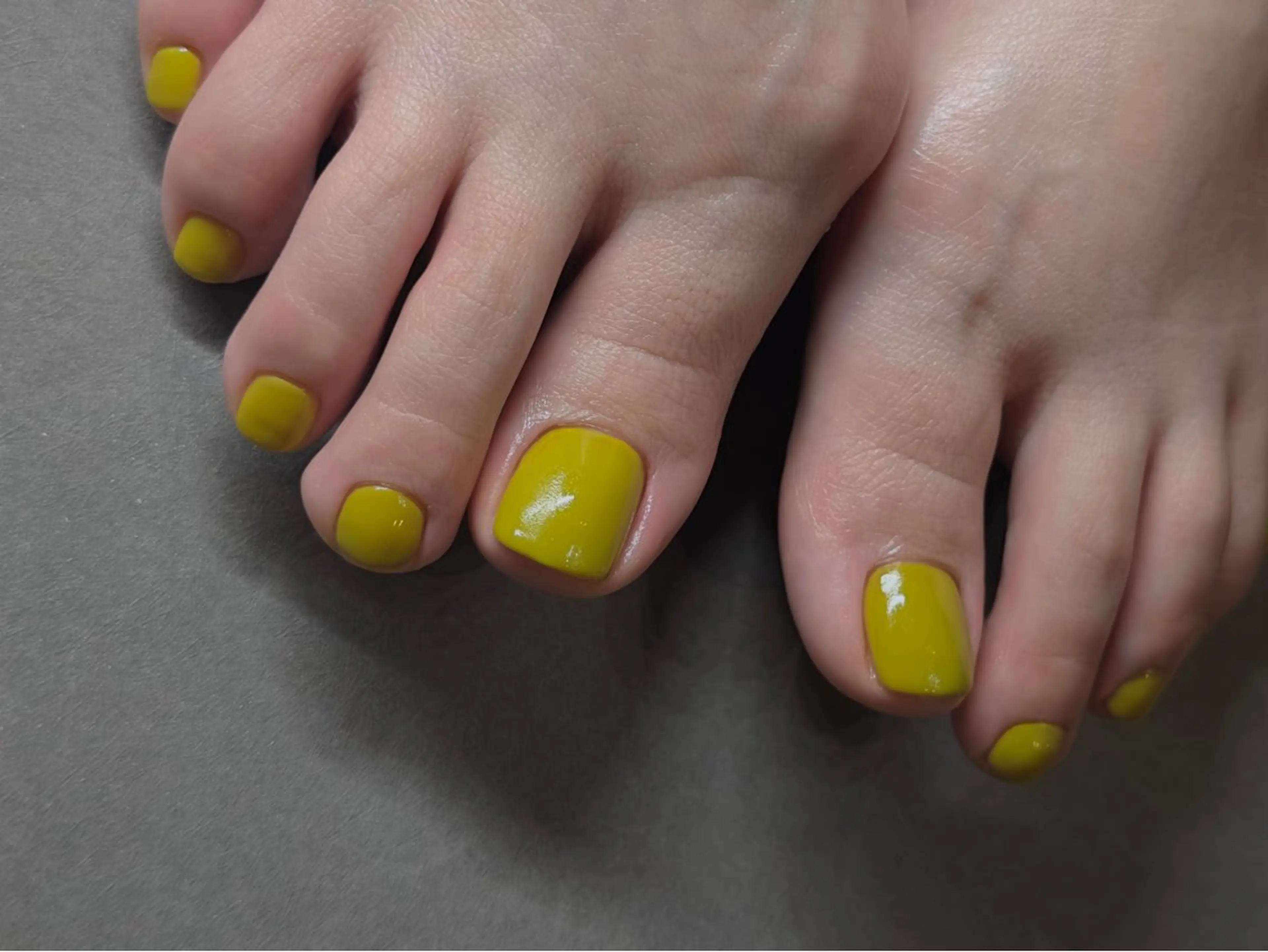 ネイル フットネイル ニュアンスネイル ワンカラーネイル 春ネイル 小河 仁美のネイルデザイン