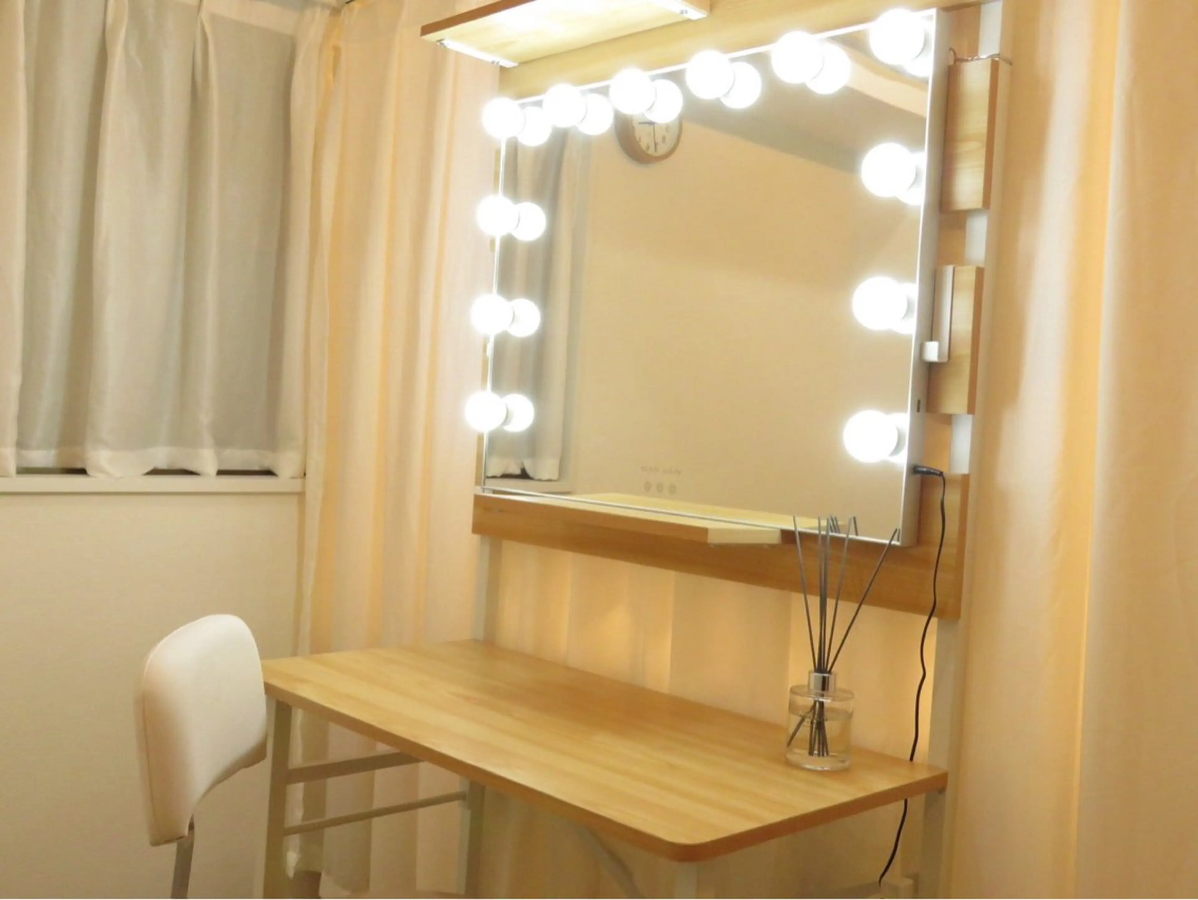 K. HITOMIのマツエク・マツパデザイン