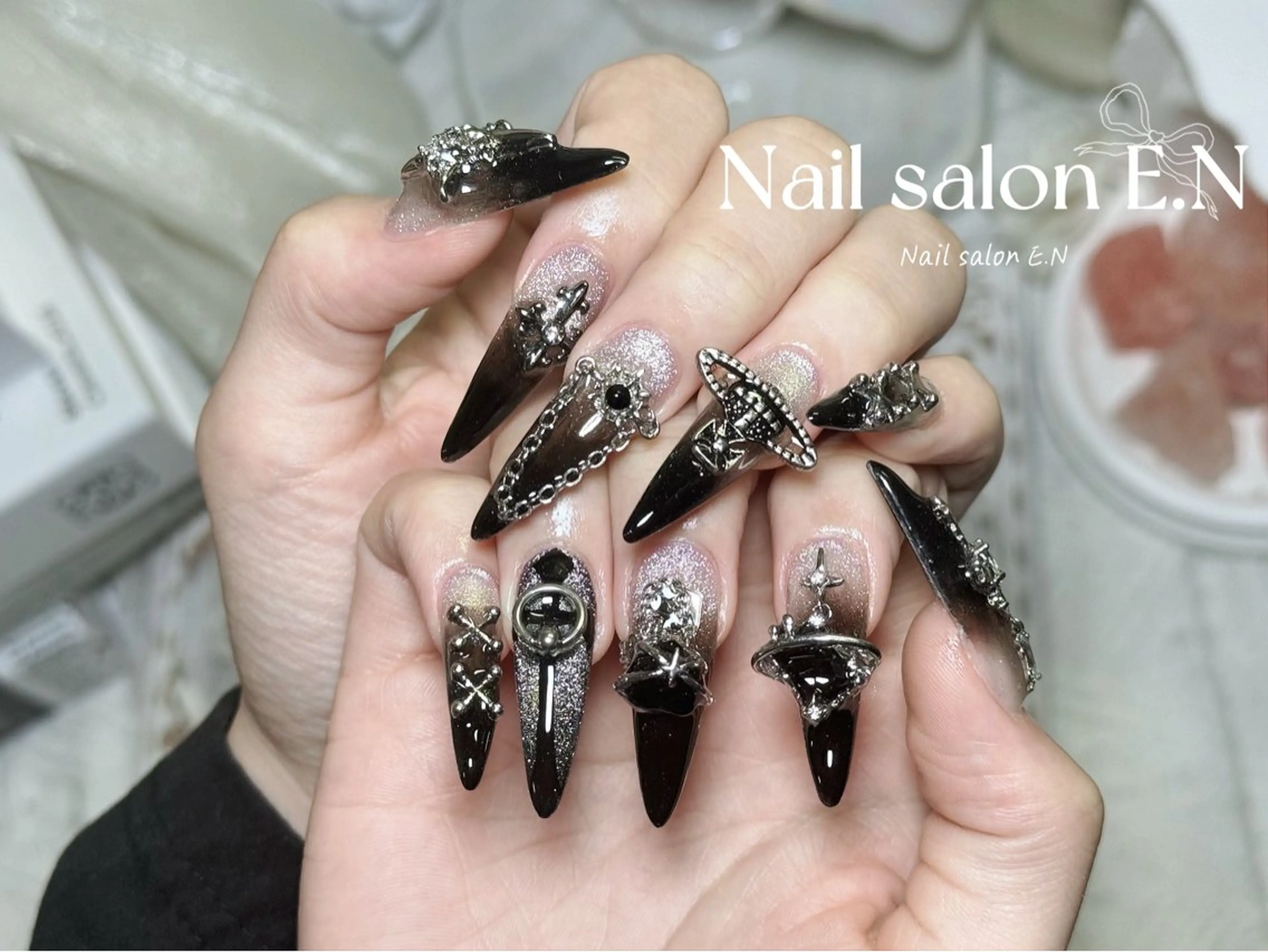 ネイル アートネイル オーロラネイル ブラウン クリアネイル フレンチネイル ハンドネイル E.N🦋 長さ出し/持ち込みのネイルデザイン