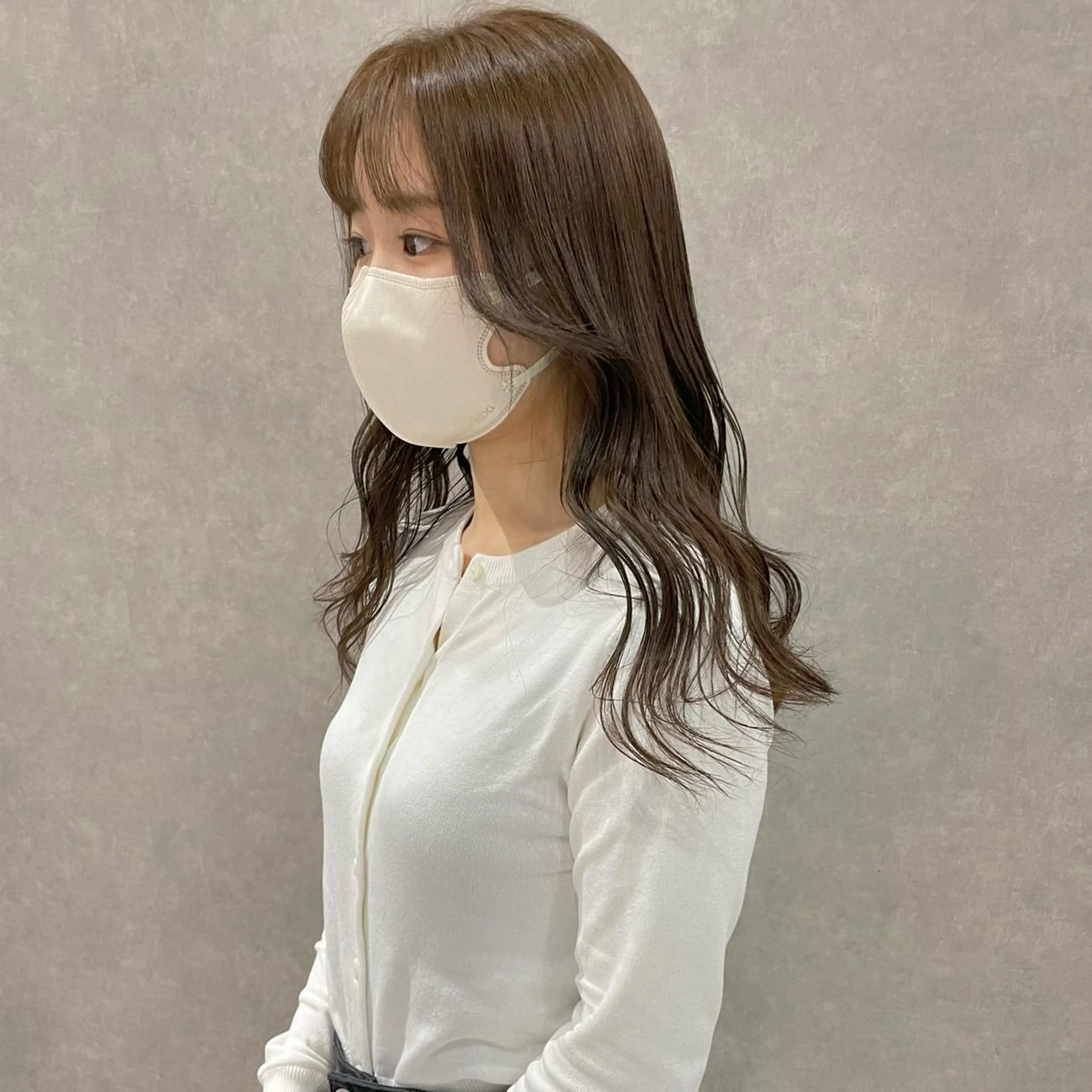 セミロング カラー はちすか るかのヘアスタイル