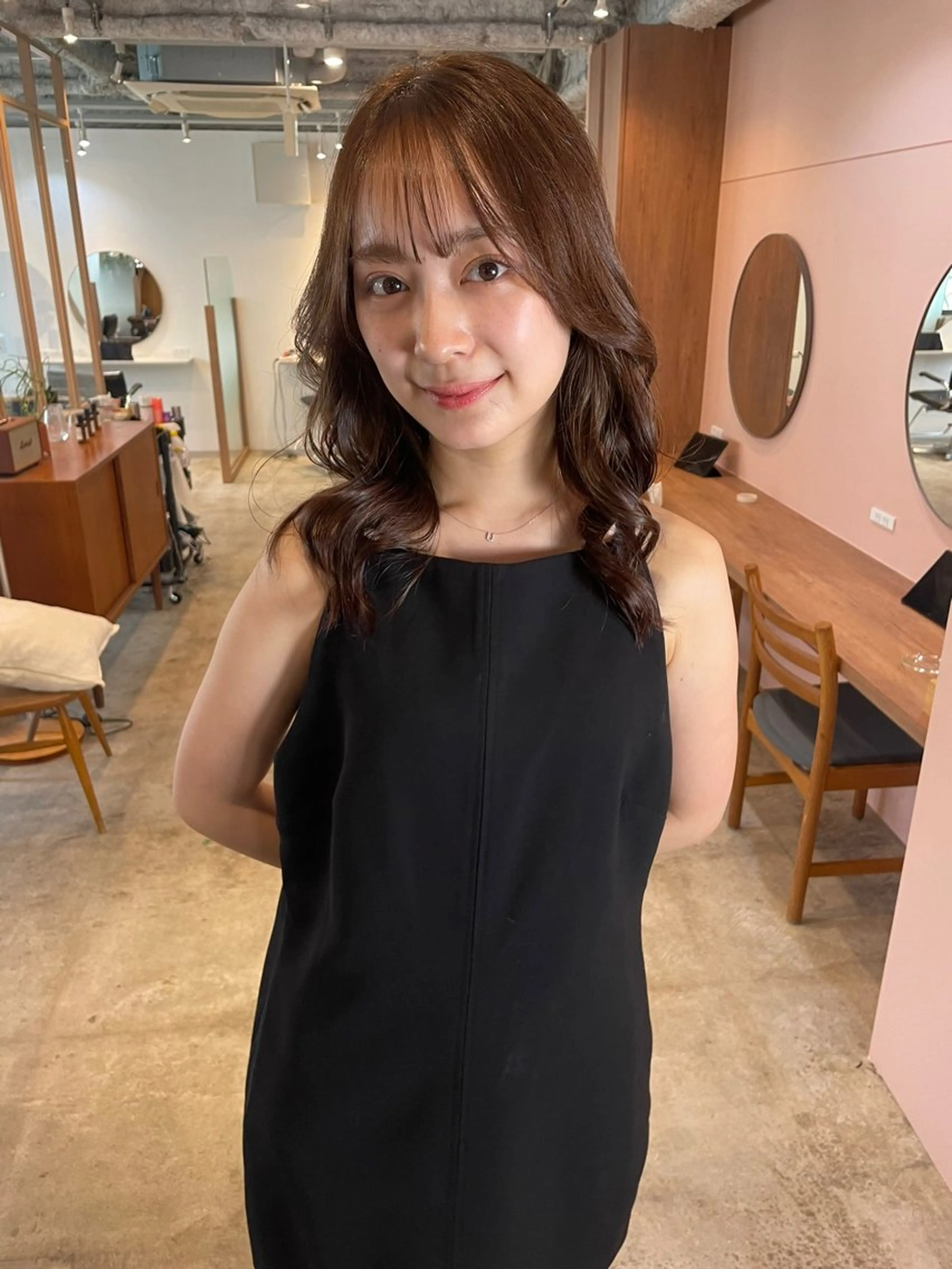 ミディアム カット ヘアカラー トリートメント パーマ指名No. 1 磯飛⭐️慎之介のヘアスタイル