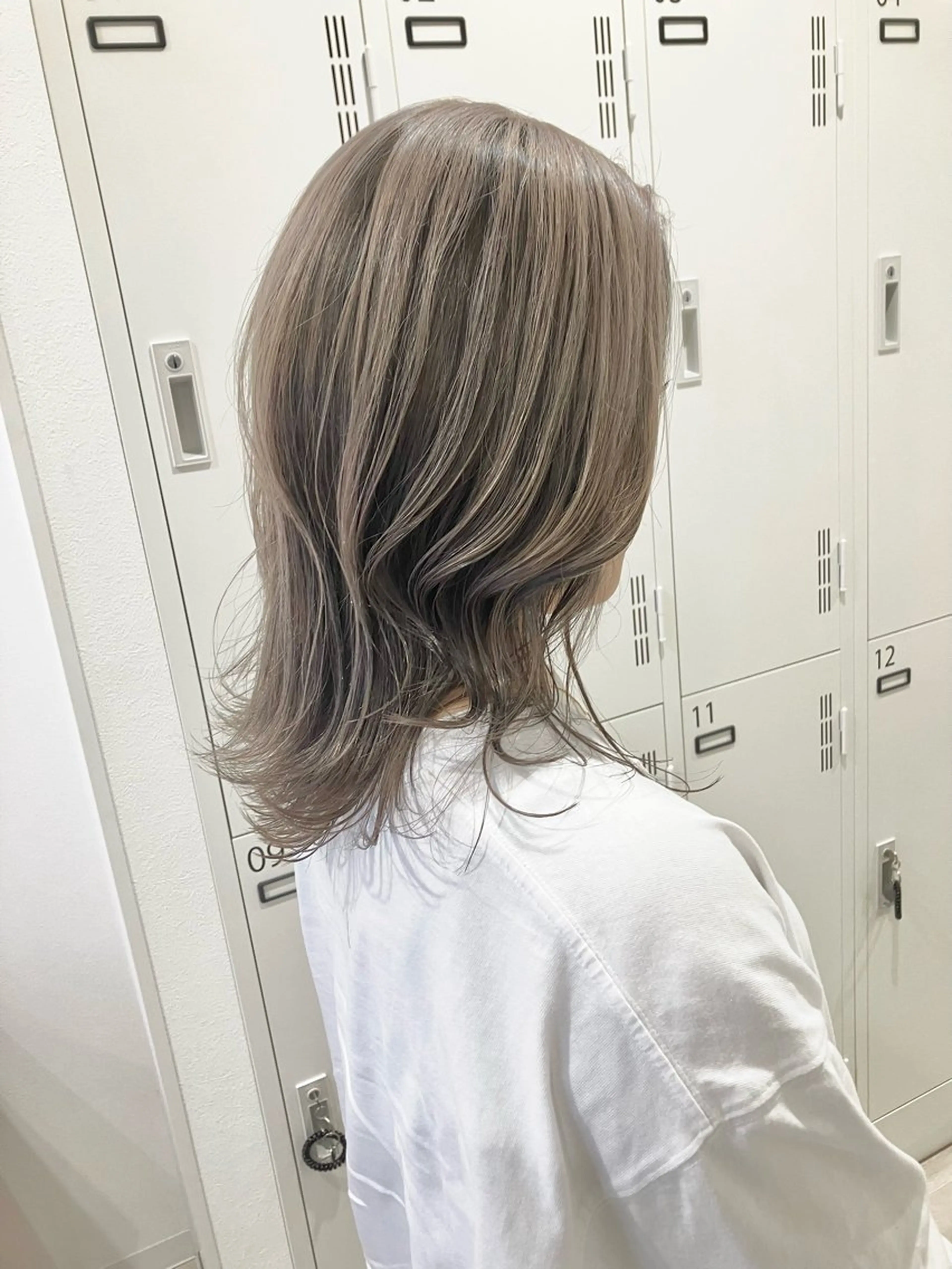 セミロング カラー ヘアカラー Re:st所属・Miyavi/カラー ショートボブのヘアスタイル