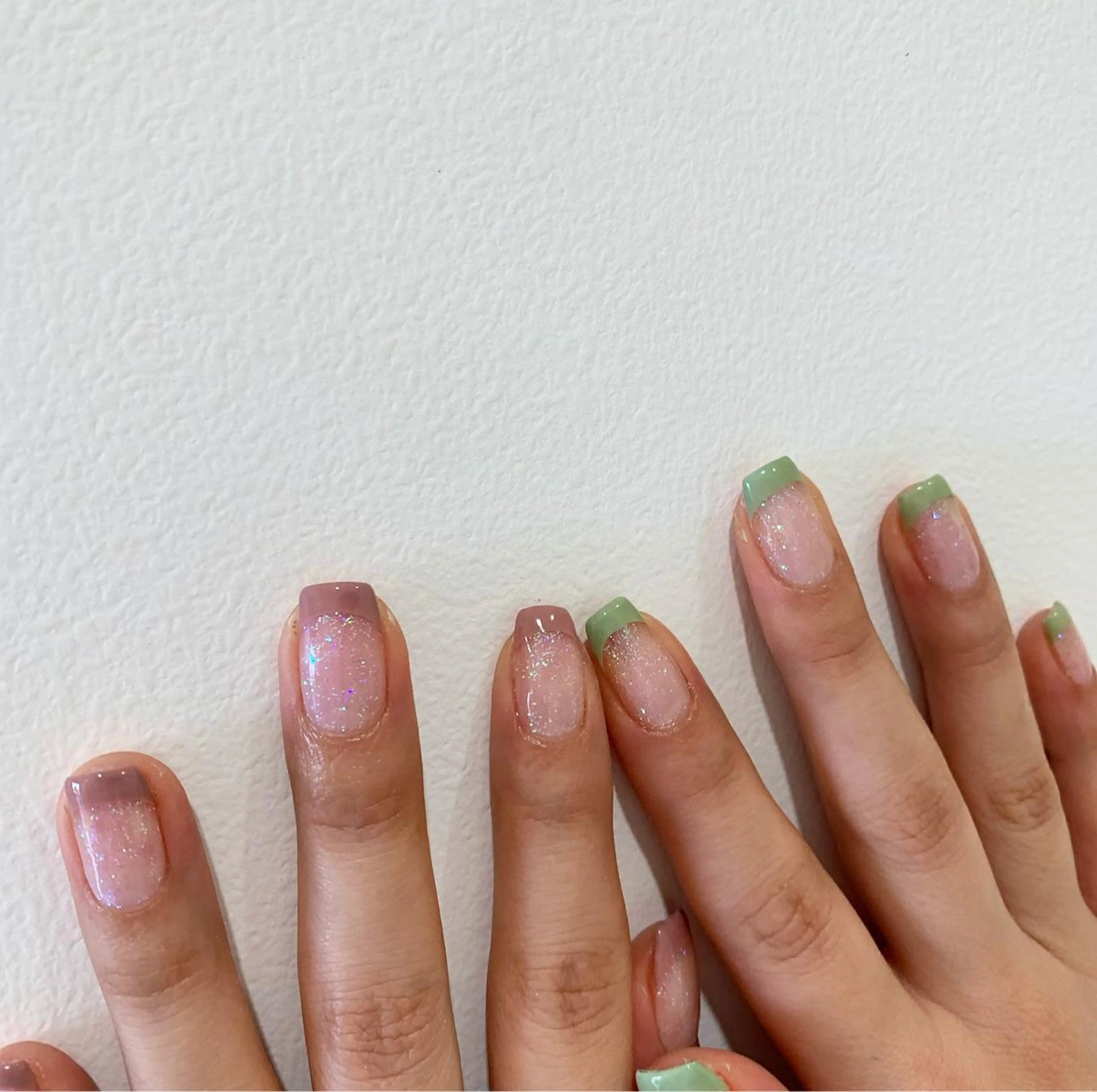 ネイル フレンチネイル キラキラネイル 佐藤 穂乃香のネイルデザイン