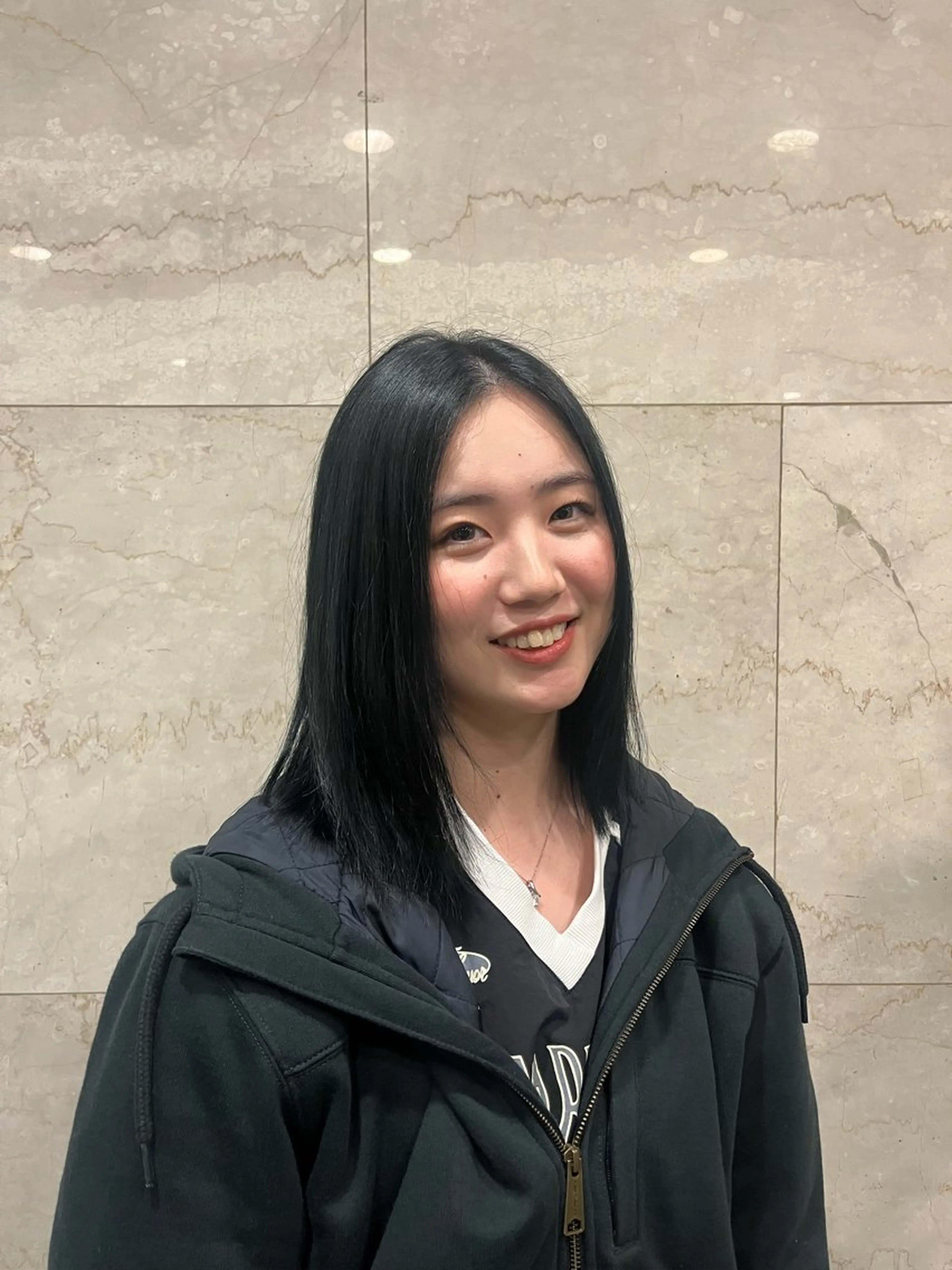 カラー 黒髪 ブルーカラー ブルーブラック カット ヘアカラー えんぐちとも／透明感 カラー／博多ボブのヘアスタイル