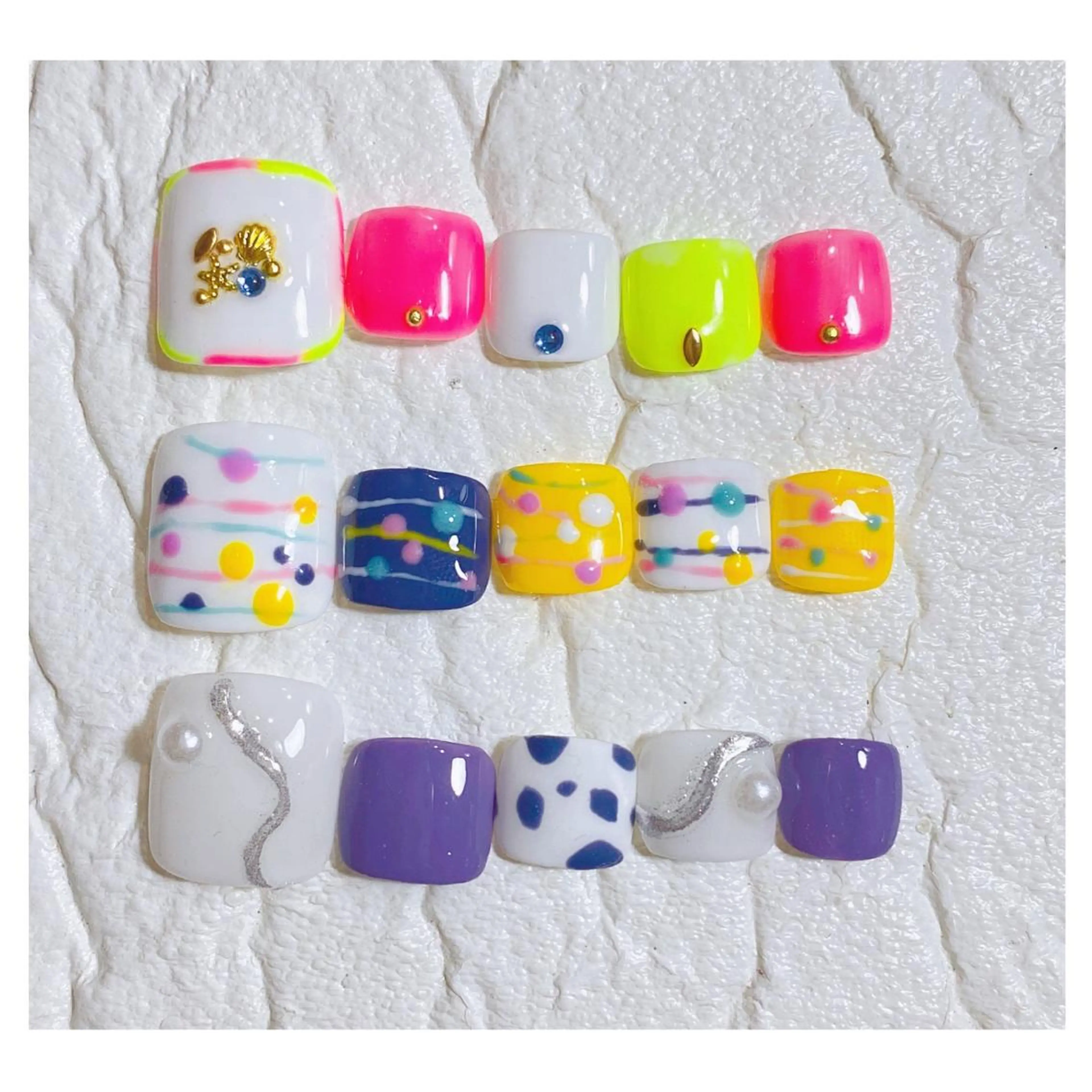 ショート ネイル ハンドネイル フットネイル 👑enen style👑のネイルデザイン