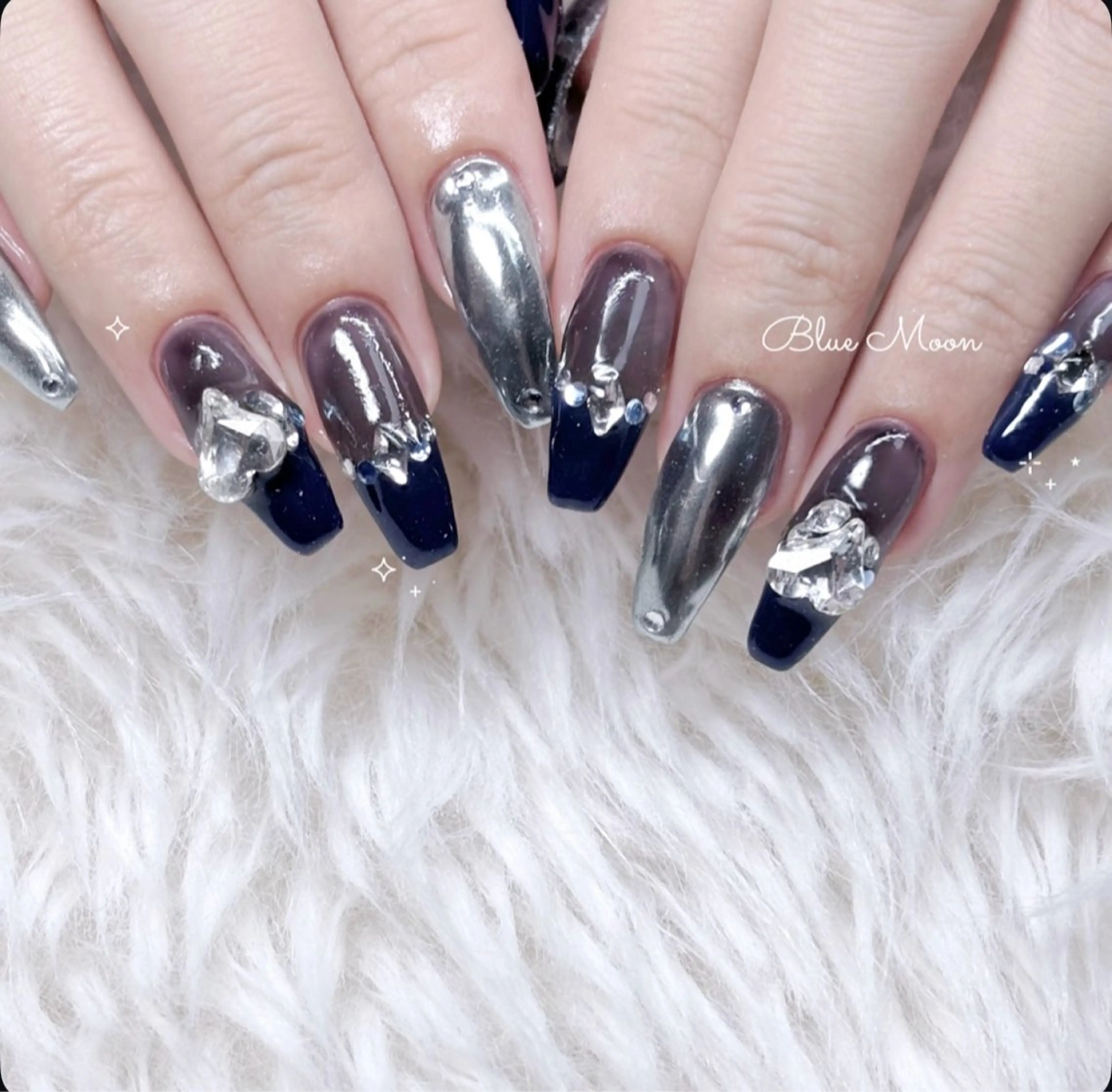 ネイル フレンチネイル ストーンネイル ハンドネイル フットネイル ハンドケア nail salon Blue Moonのネイルデザイン