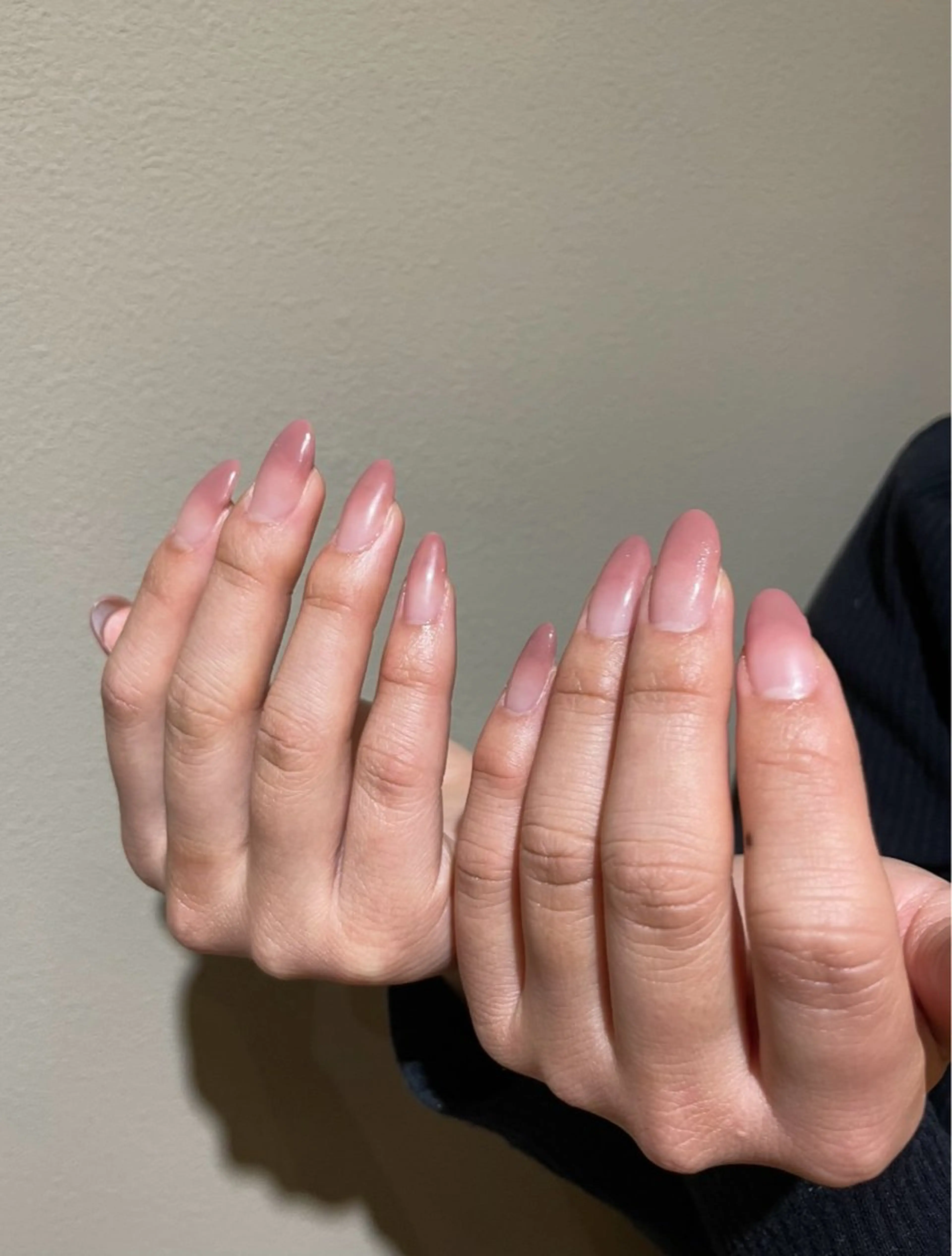 グラデーション(オフなし)自爪の状態でご来店ください・クリアベースにピンク系ベージュ系の5色から選んでいただきます🫧の写真