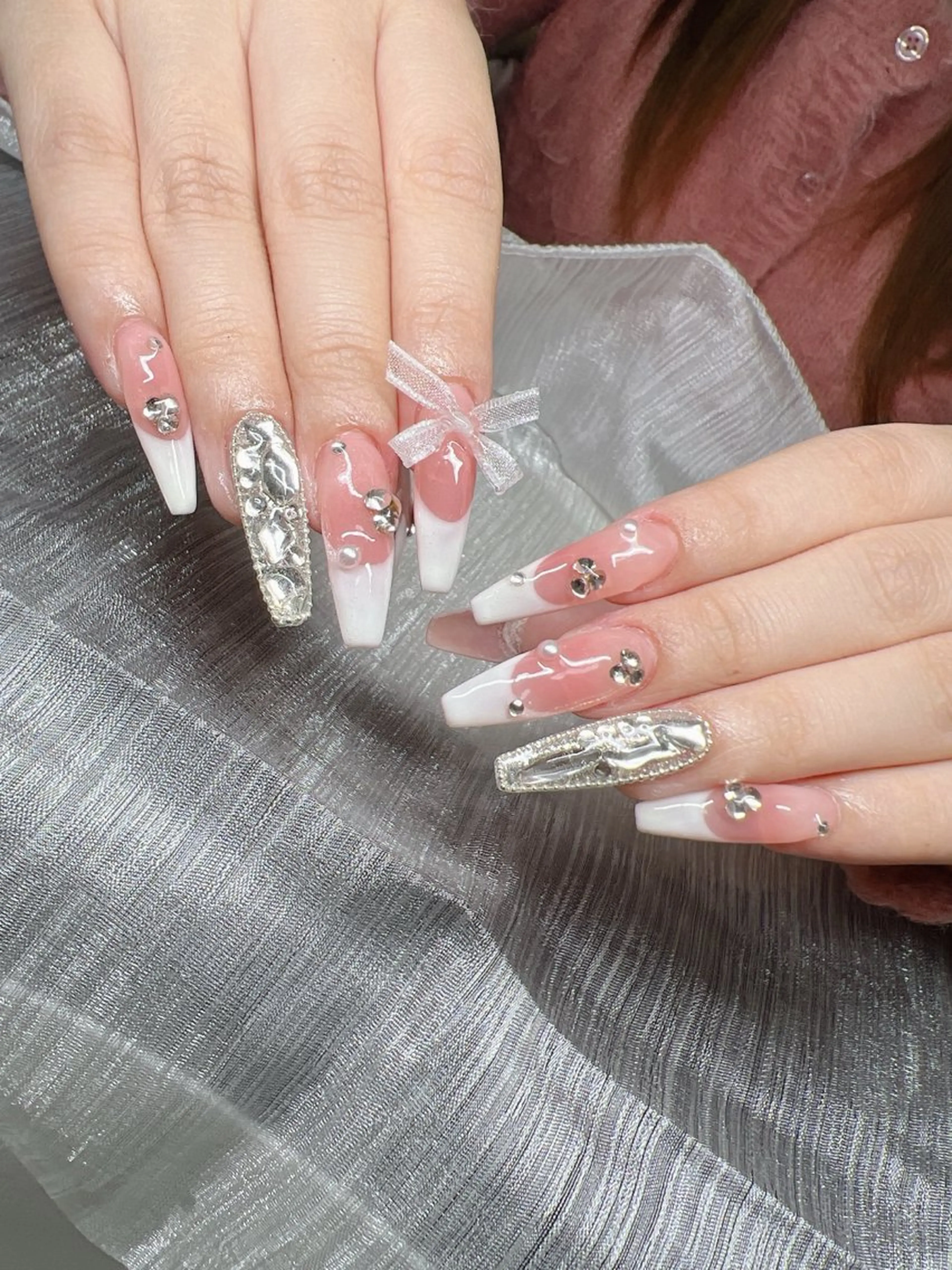 ネイル オーロラネイル チークネイル 長さ出し フットネイル フレンチネイル ハンドネイル Lee Nailsのネイルデザイン