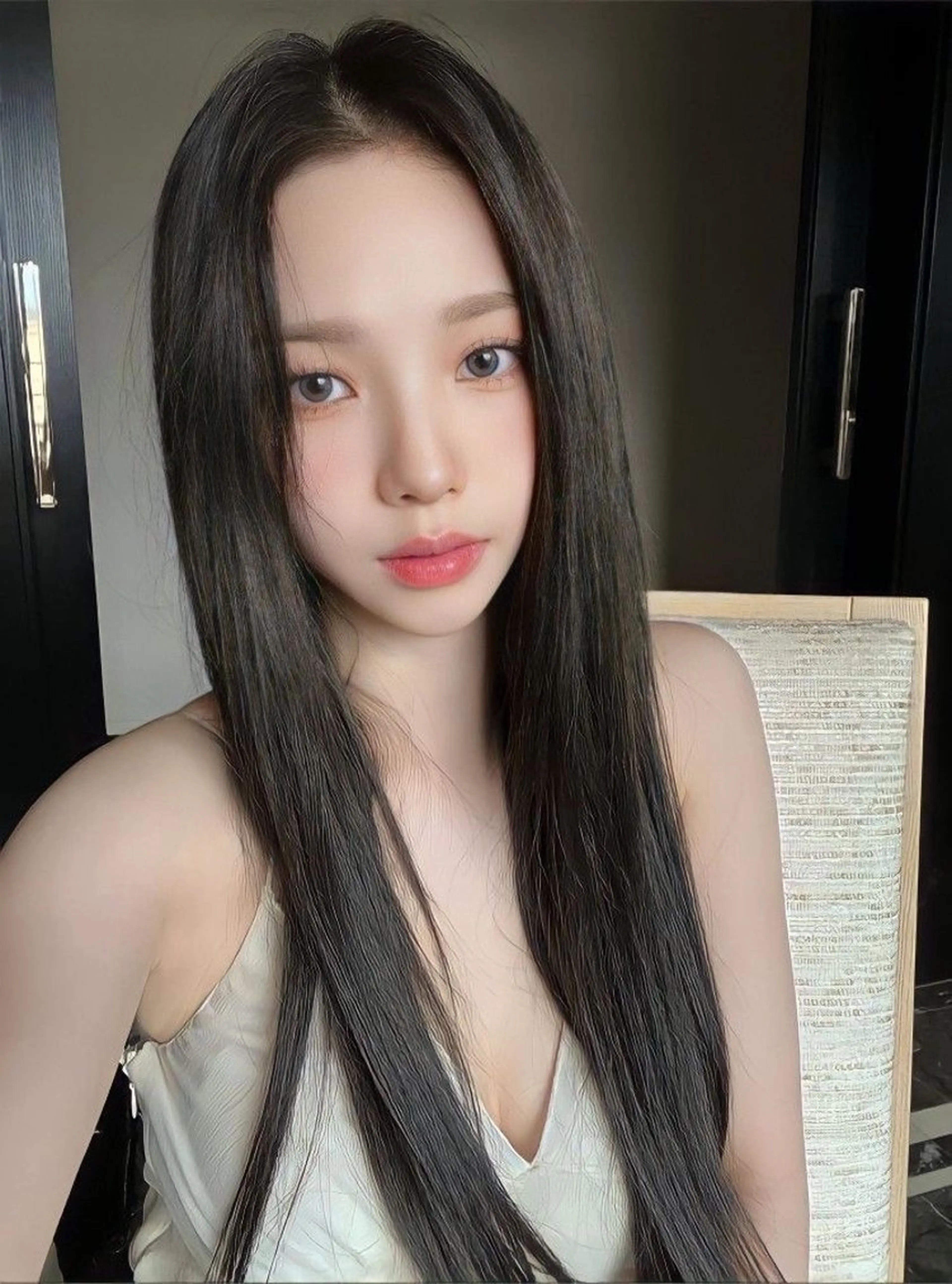 ロング カラー ブリーチ ケアブリーチ 透明感カラー ダブルカラー ブリーチなしカラー nonoka オリーブ/グレージュのヘアスタイル