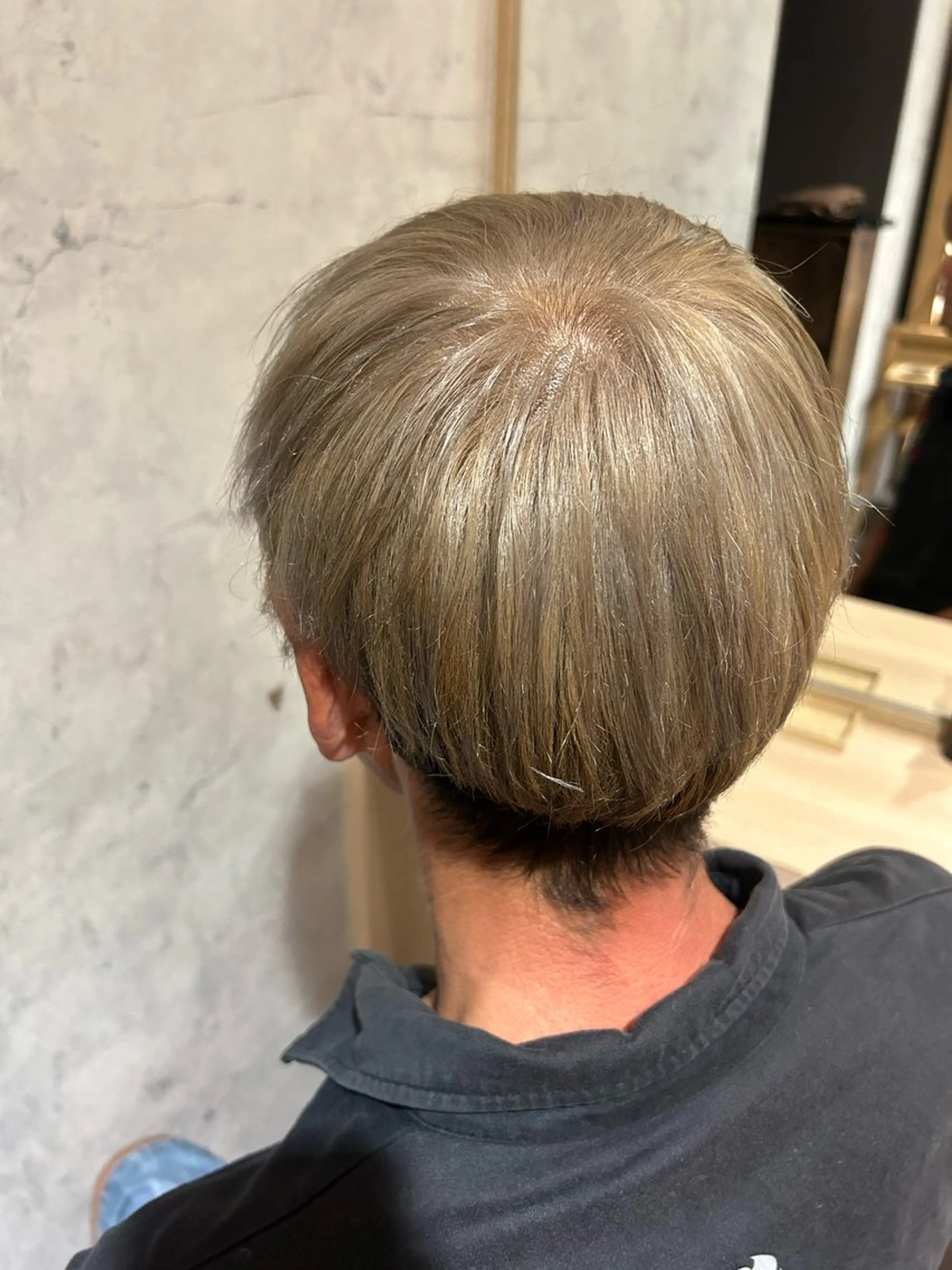 ショート カラー ハイトーンカラー パーソナルカラー 診断🍀マリンのヘアスタイル