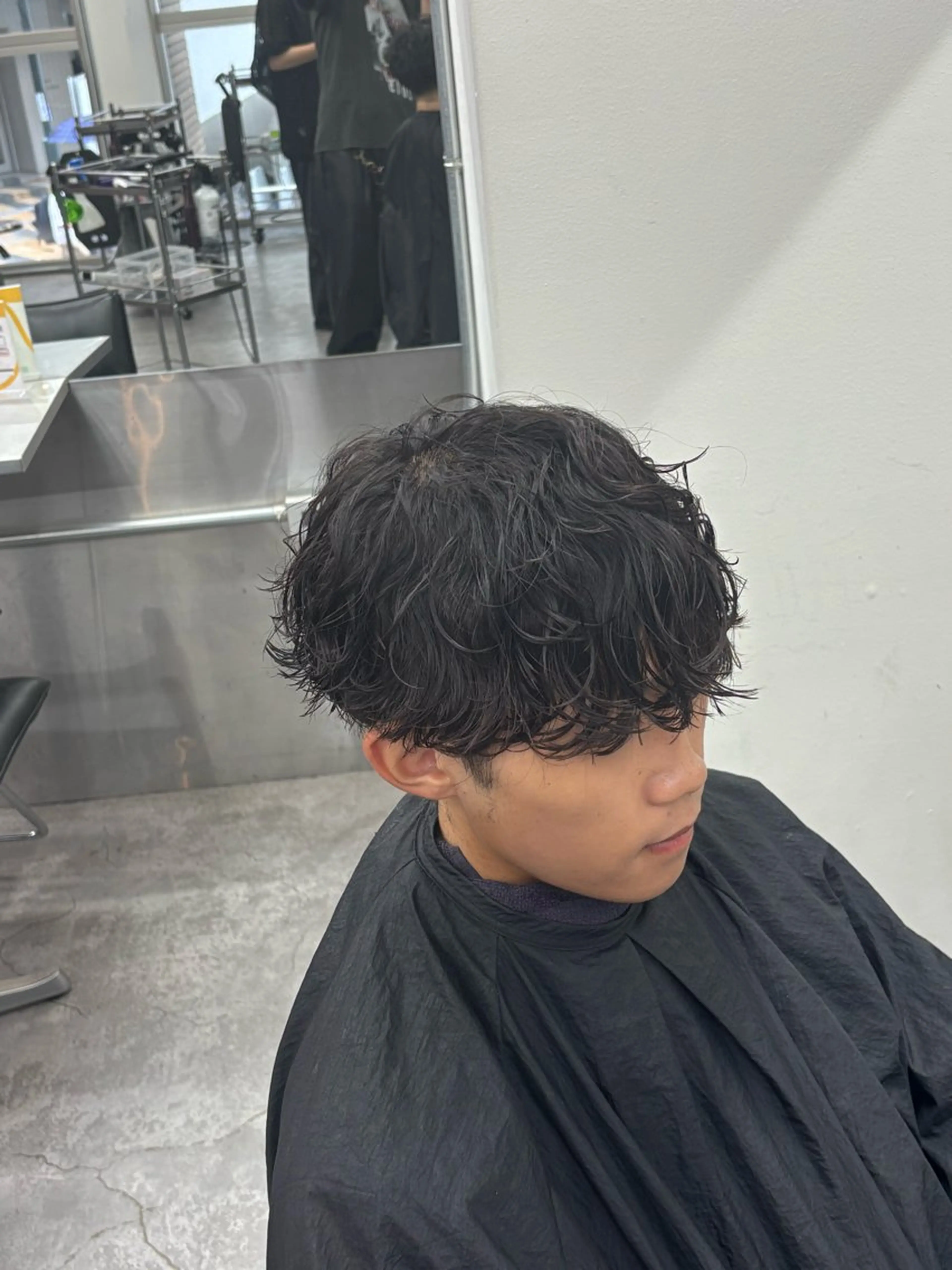 パーマ メンズハイトーン 北斗💍レイヤーのヘアスタイル