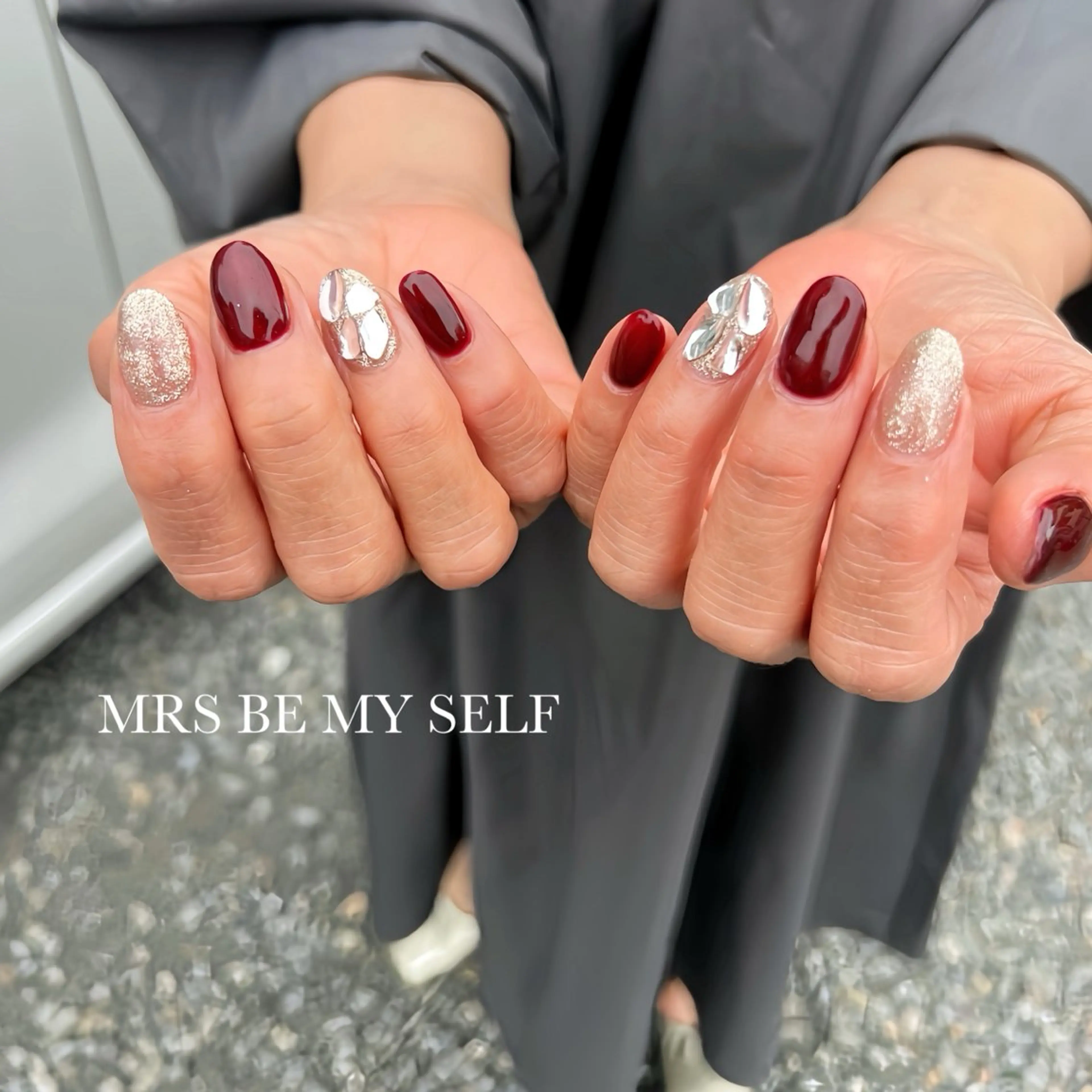 ネイル ボルドー キラキラネイル ハンドネイル MRS/ miyu🎀のネイルデザイン