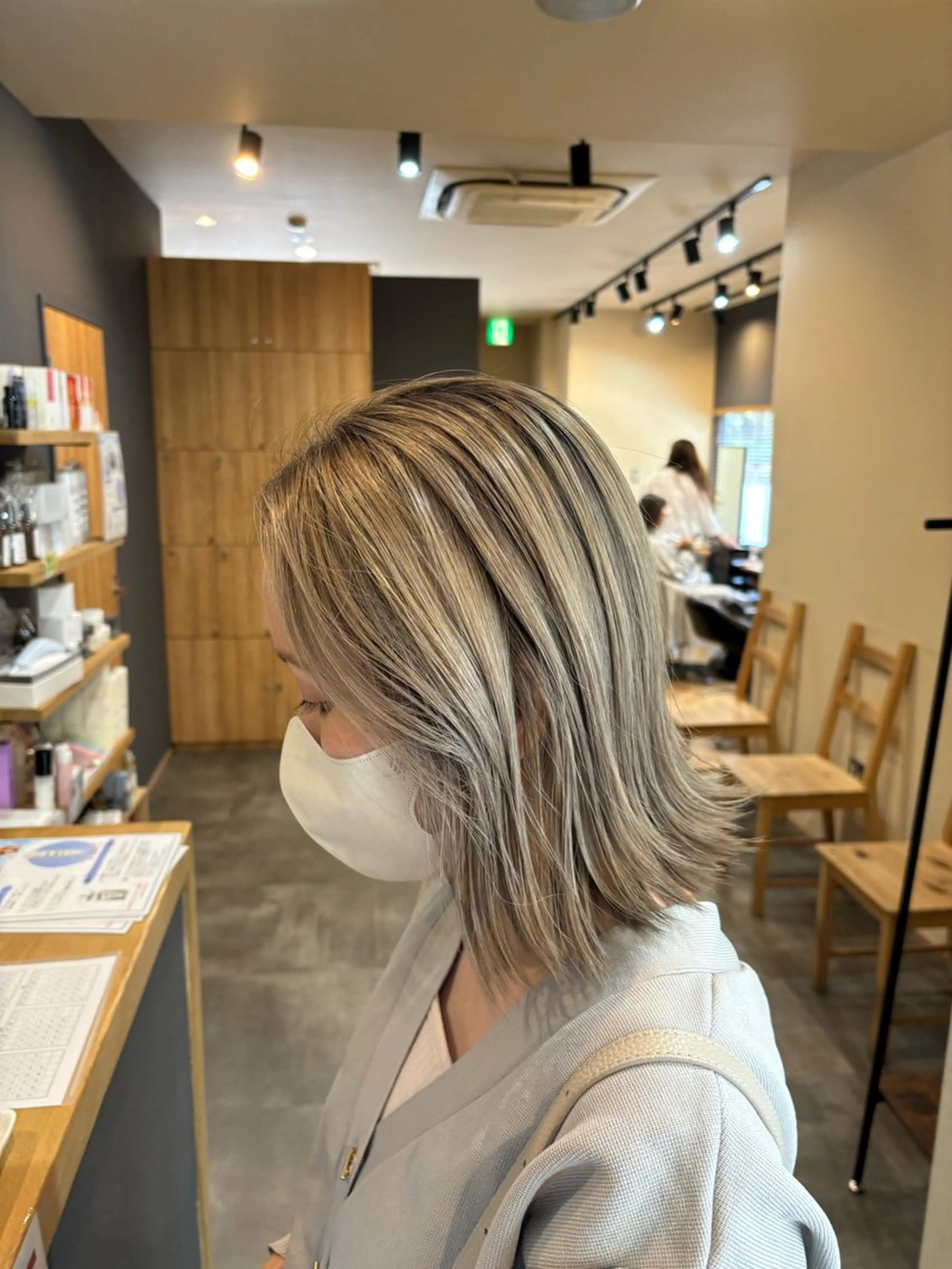 ミディアム カット ヘアカラー 韓国ヘア/レイヤー 🇰🇷/艶髪/長橋のヘアスタイル