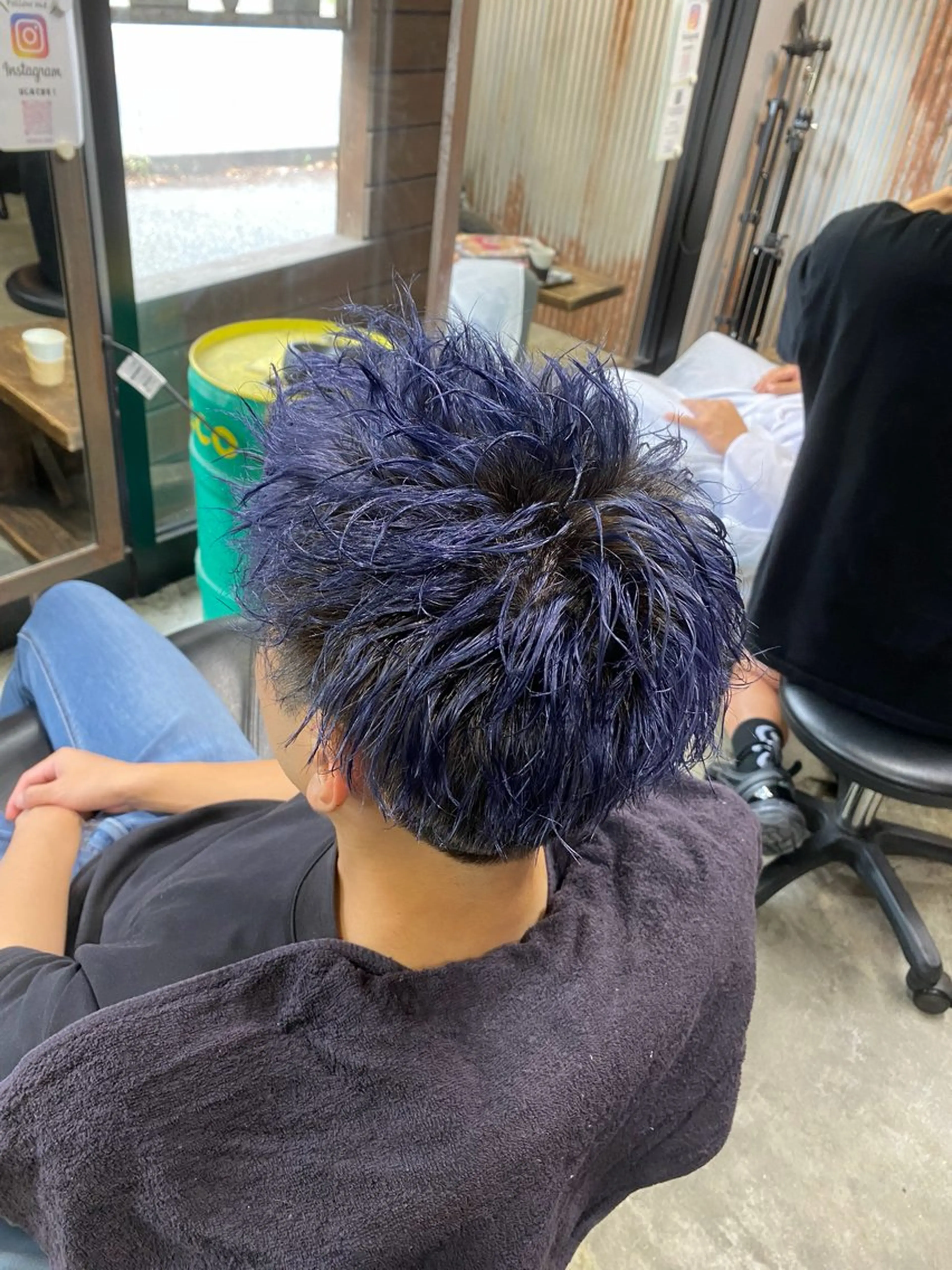 カラー メンズ ブルーカラー ネイビーカラー シルバー カット ヘアカラー MENSOUL所属・黒川 燿のヘアスタイル