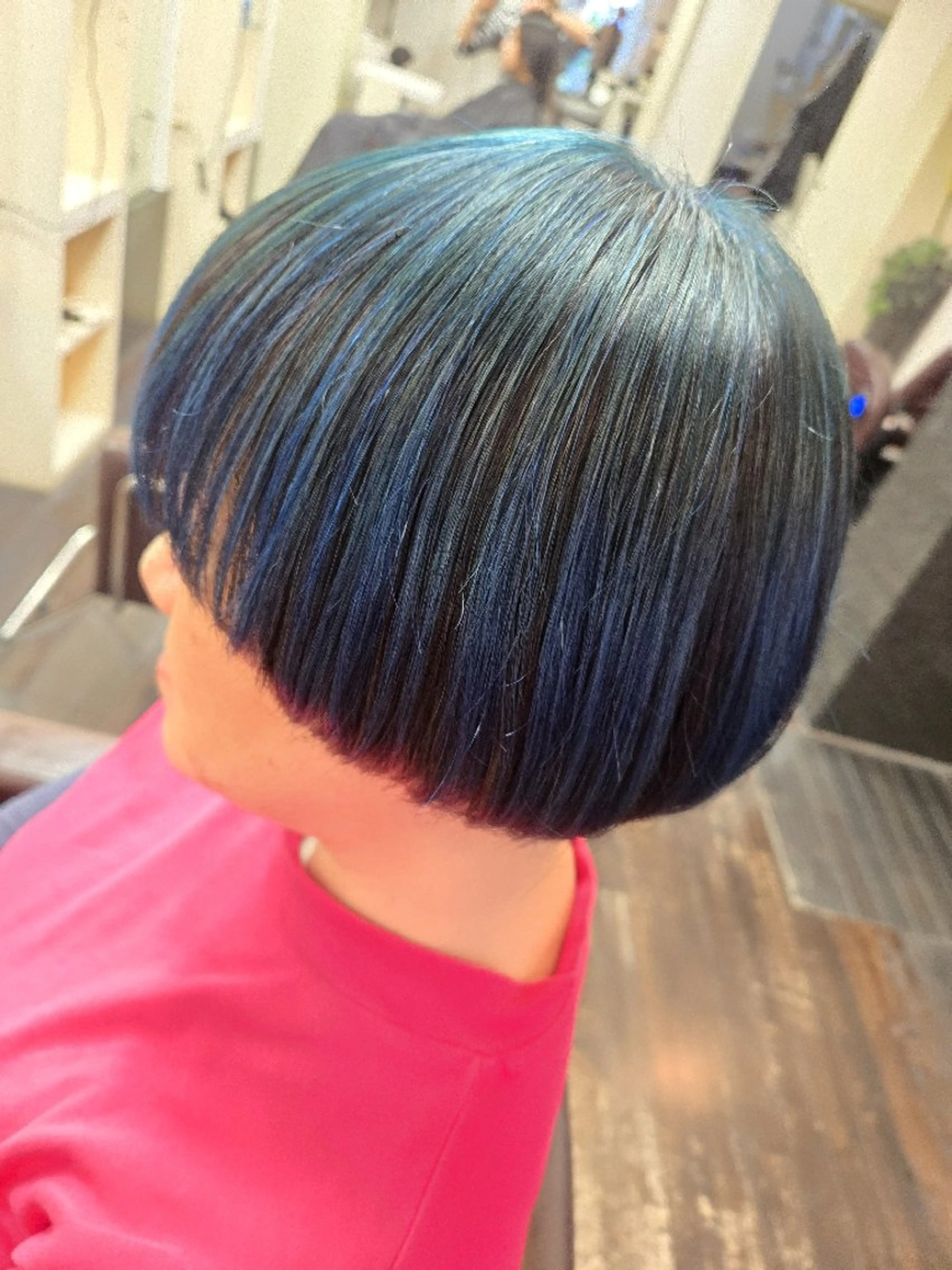 ショート カラー 黒髪 ブルーカラー カット ヘアカラー 遠藤 史秋のヘアスタイル