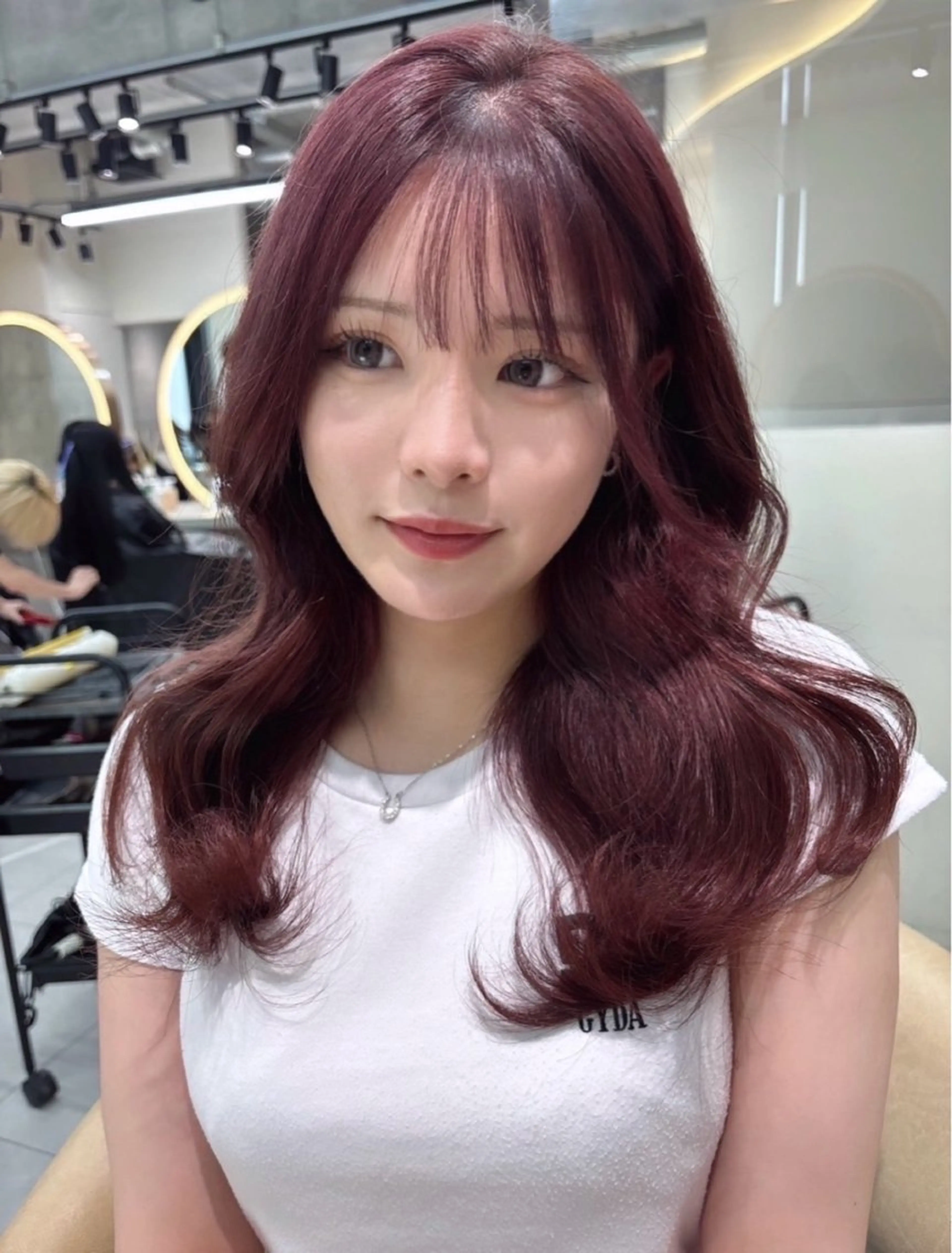 カラー ピンクカラー Lond Melia所属・あいり／艶髪 、透明感カラー🩶のヘアスタイル