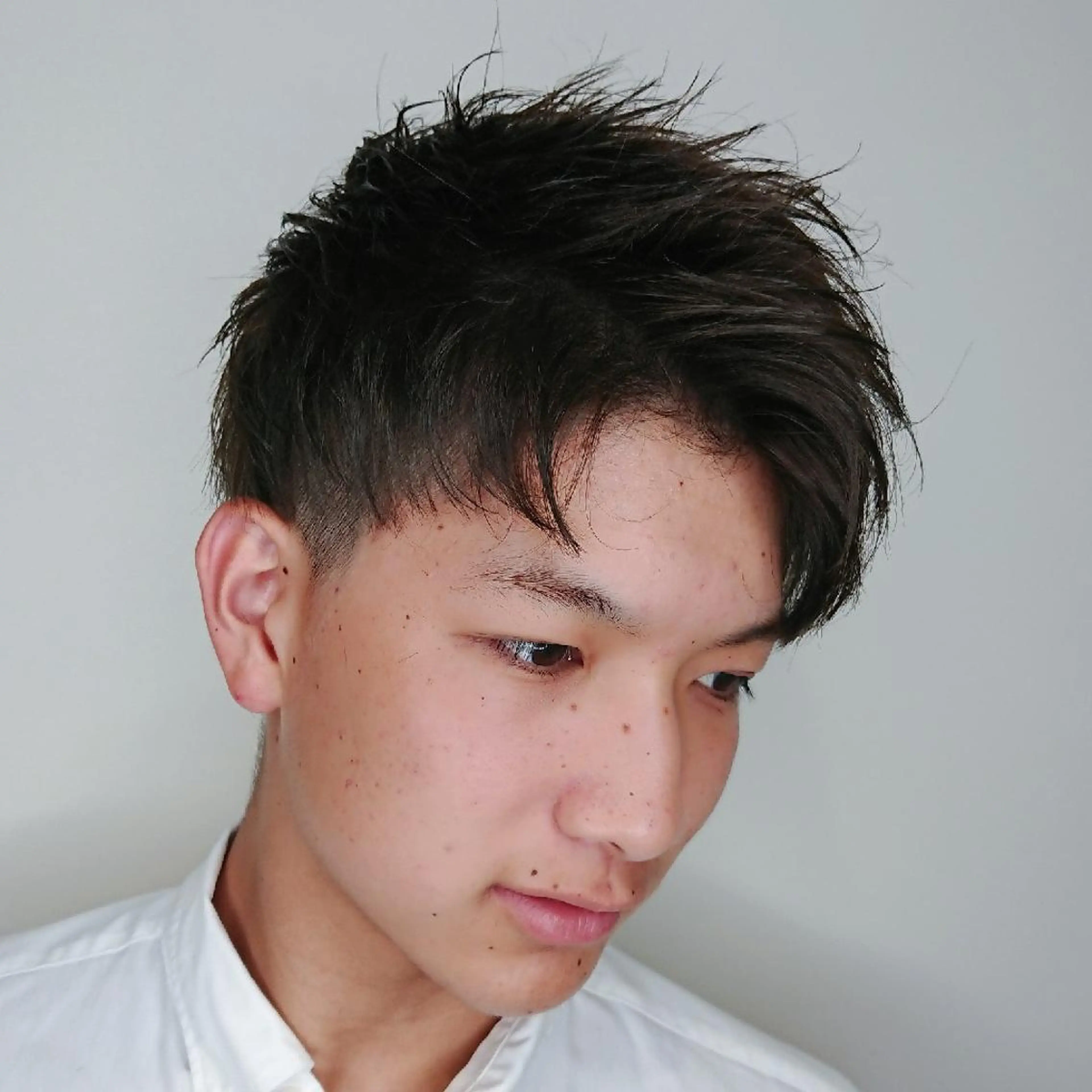 メンズ カラー パーマ ヘアアレンジ アップバング メンズブリーチ マッシュ メンズパーマ ブリーチ ブリーチ/ヘアケア/ 艶髪/イギチハルのヘアスタイル