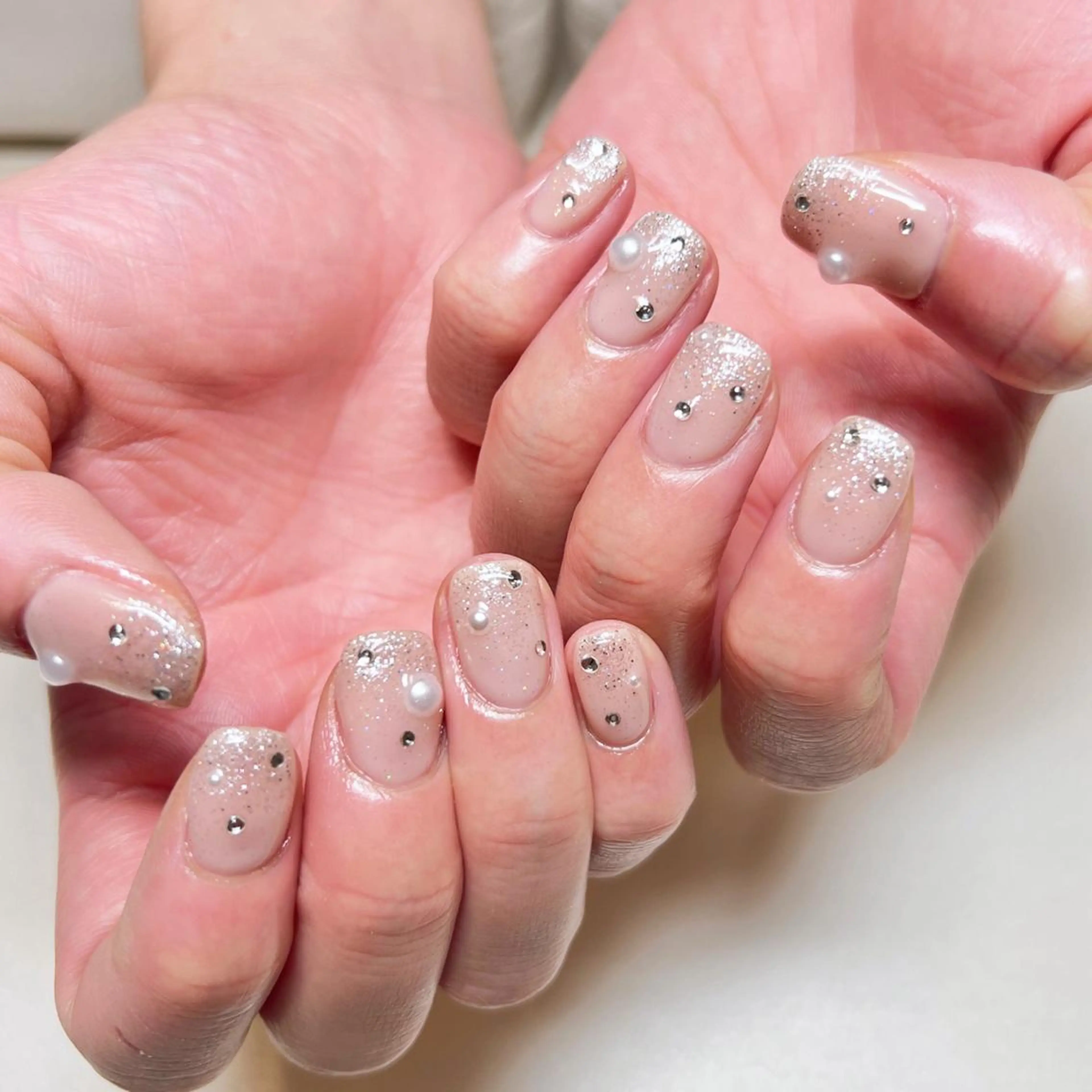 ネイル アートネイル グラデーション ラメ(グリッター) ラメグラデーション 持ち込み ハンドネイル REHTOF ｜朝7時Open☀️のネイルデザイン