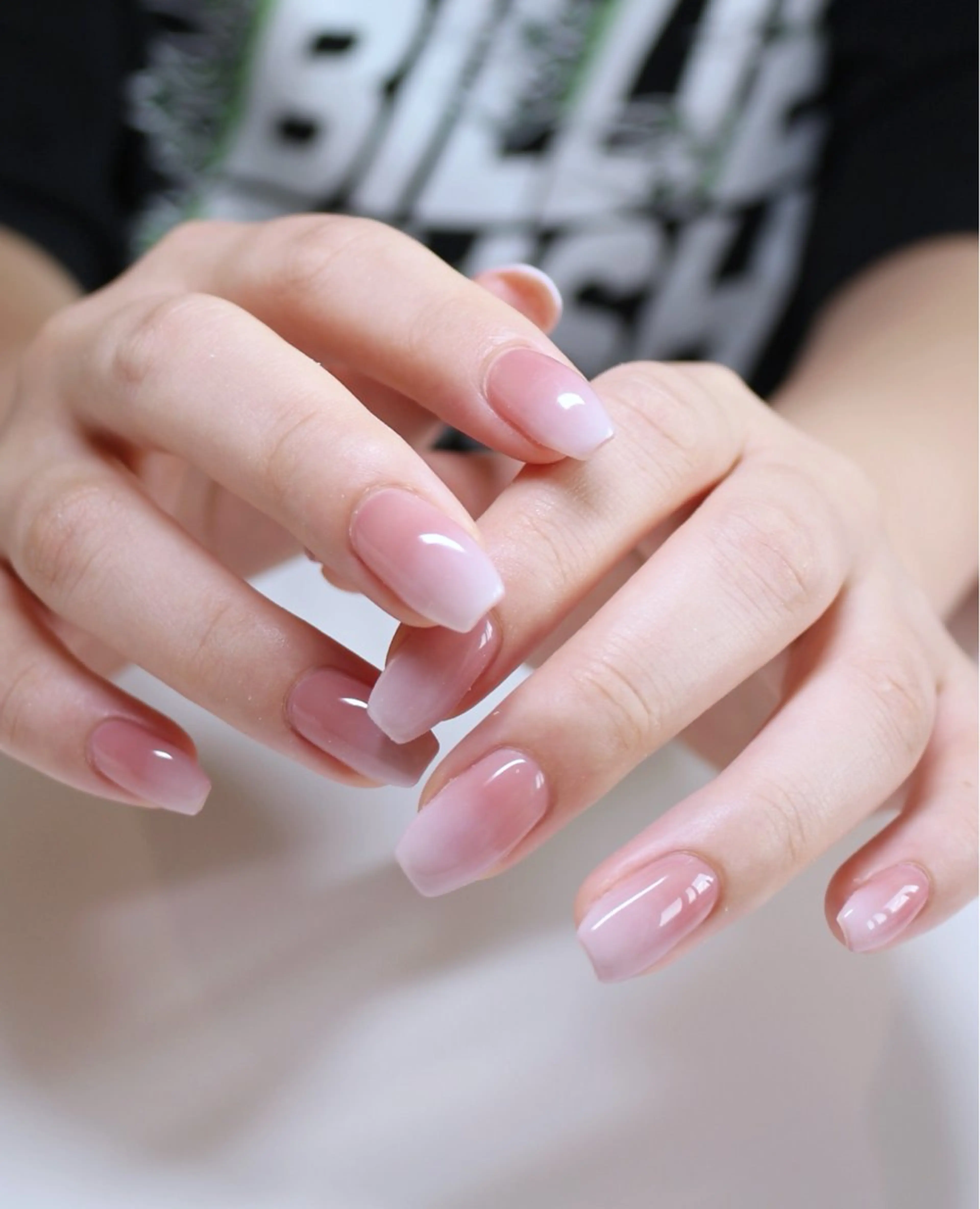 ネイル グラデーション 韓国ネイル ピンク ワンホンネイル ハンドネイル Baku Nailsのネイルデザイン