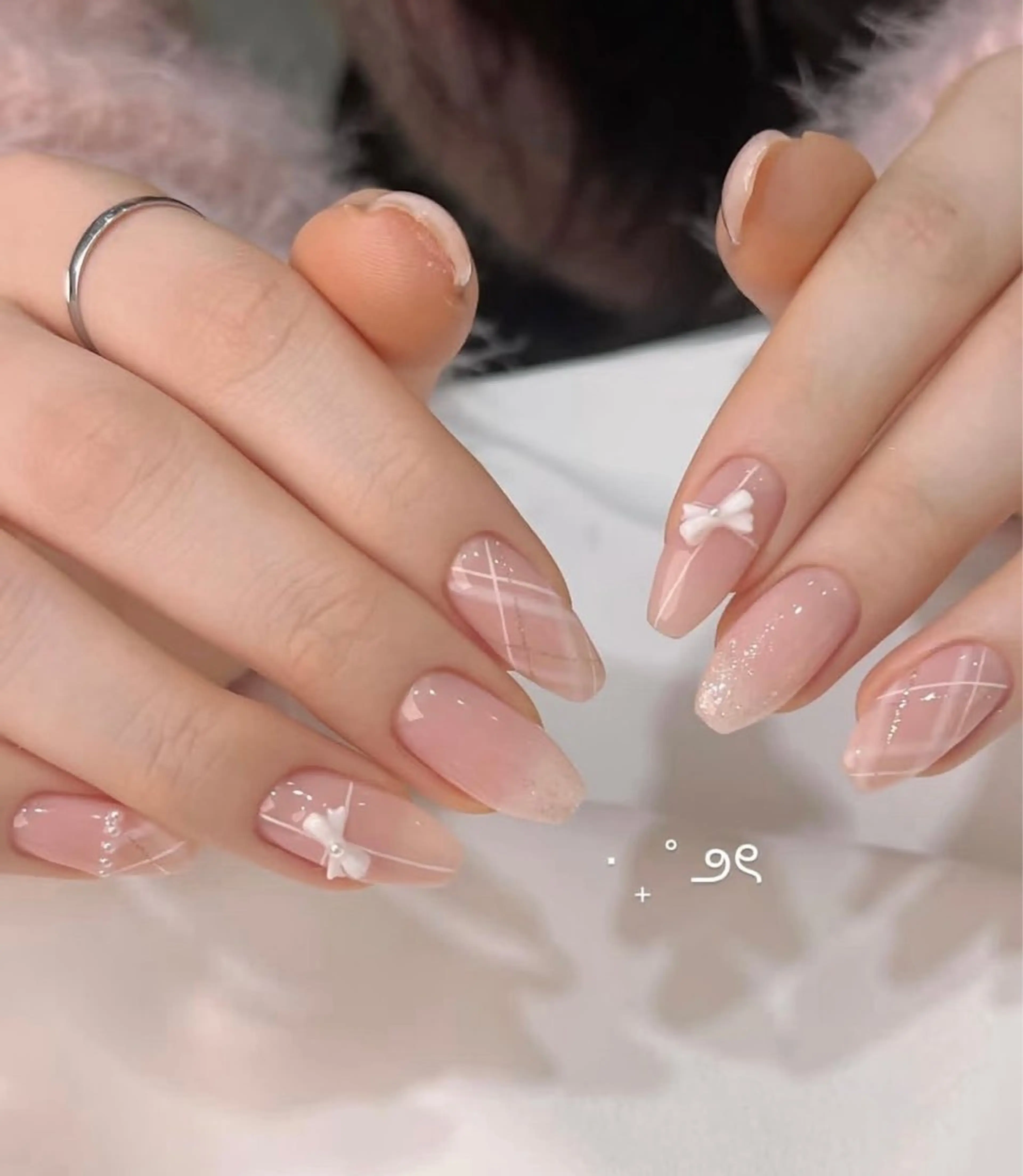 ネイル チークネイル フレンチネイル ジェルネイル ガーリー キラキラネイル 高橋 雪のネイルデザイン