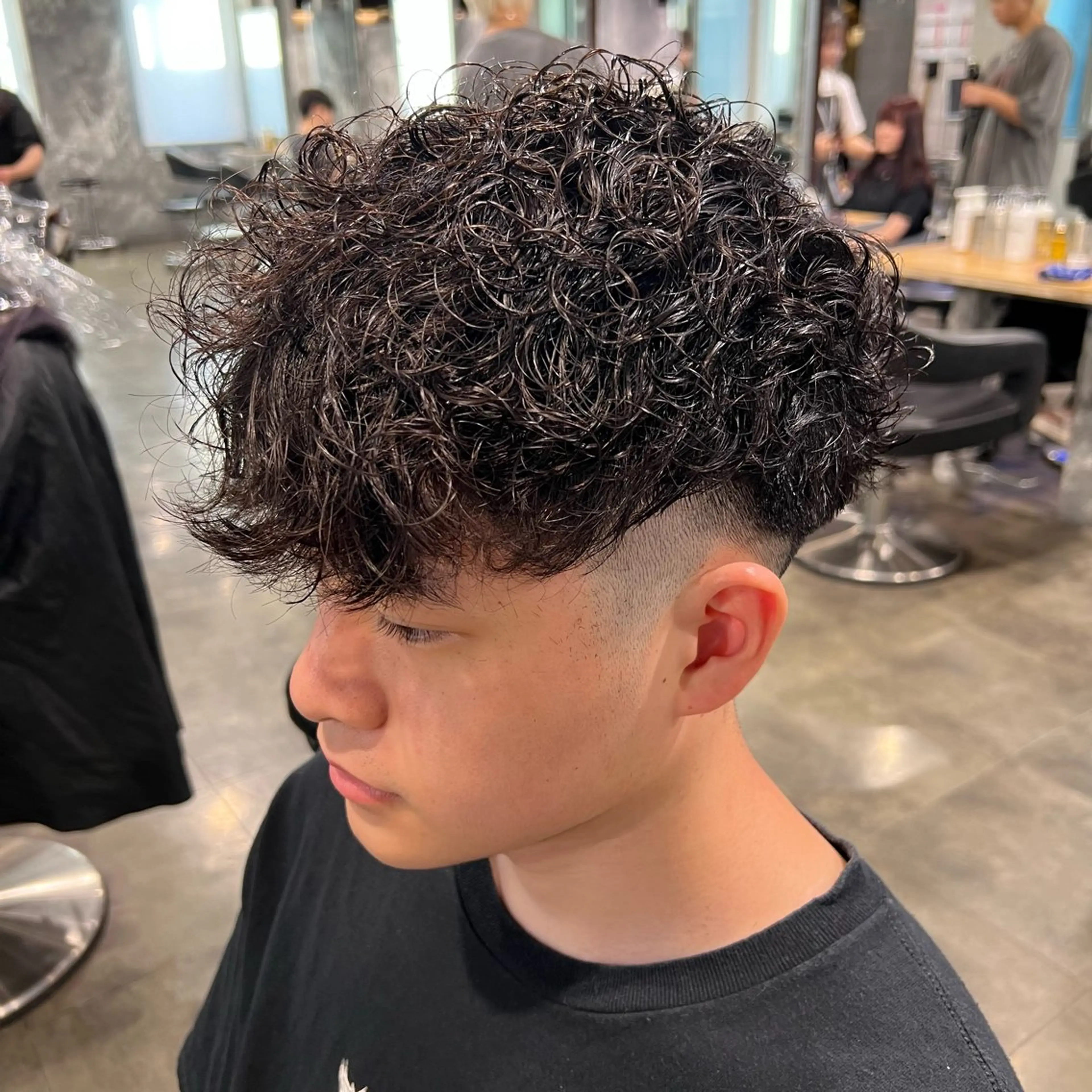 ショート カラー パーマ ヘアアレンジ メンズ キッズ アップバング センターパート メンズハイライト マッシュ メンズパーマ 🔷横浜1のパーマ 職人🔷将太郎のヘアスタイル