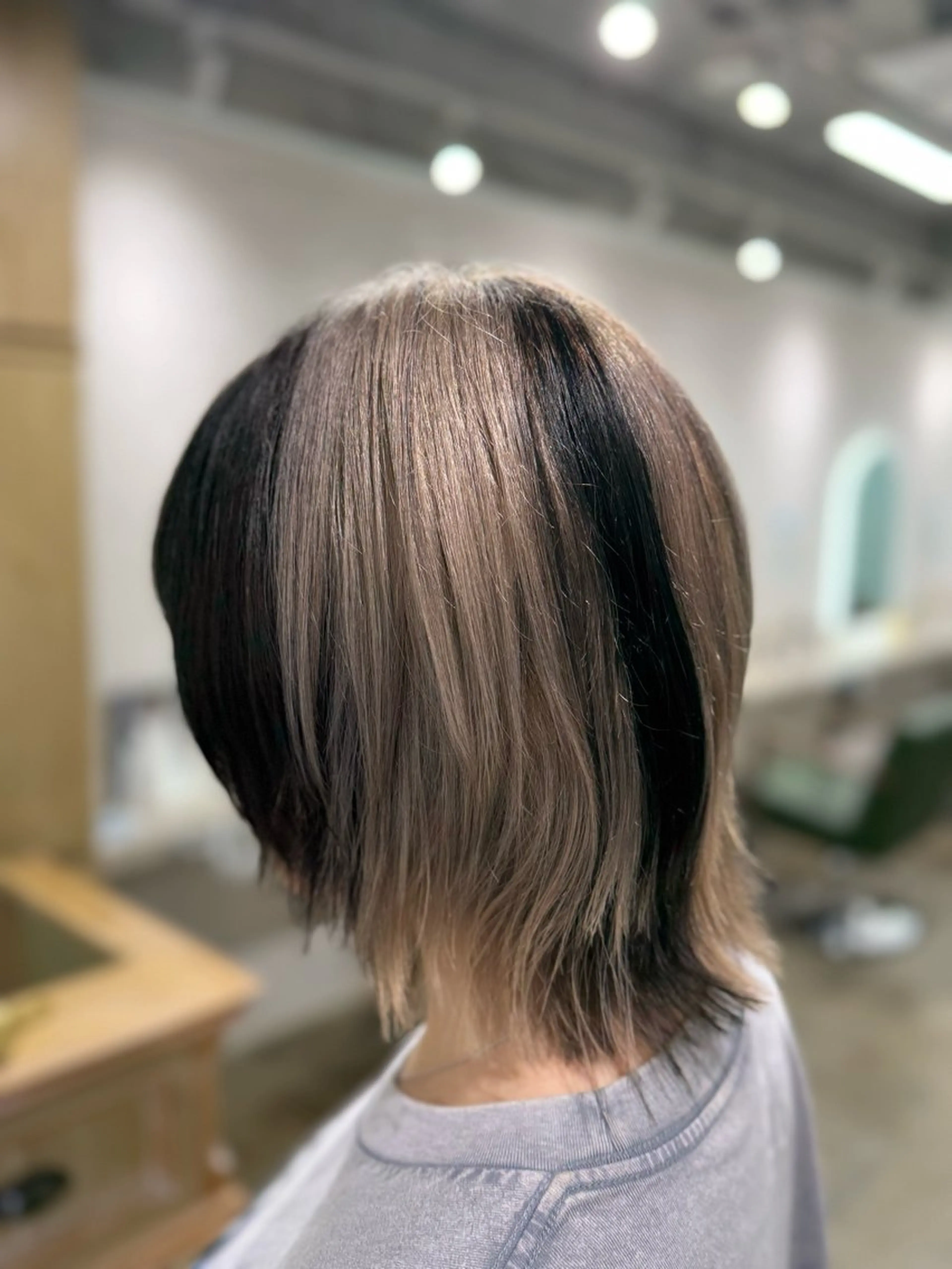 セミロング カラー セミロングパーマ ブリーチ インナーカラー ツートーンカラー 髪質改善 🕊髪質改善縮毛矯正 /艶髪/関内🕊あべのヘアスタイル