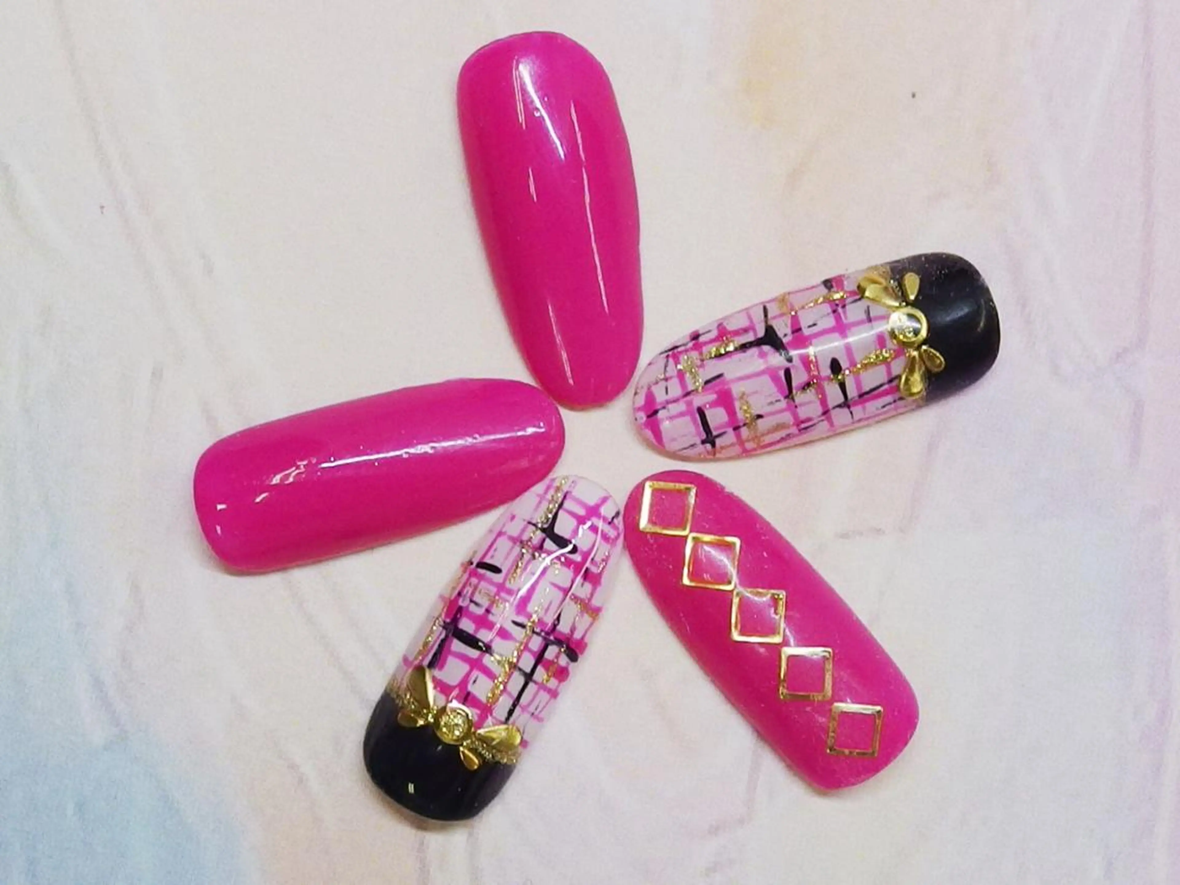 ネイル ティーエヌ 金山駅東口店のネイルデザイン