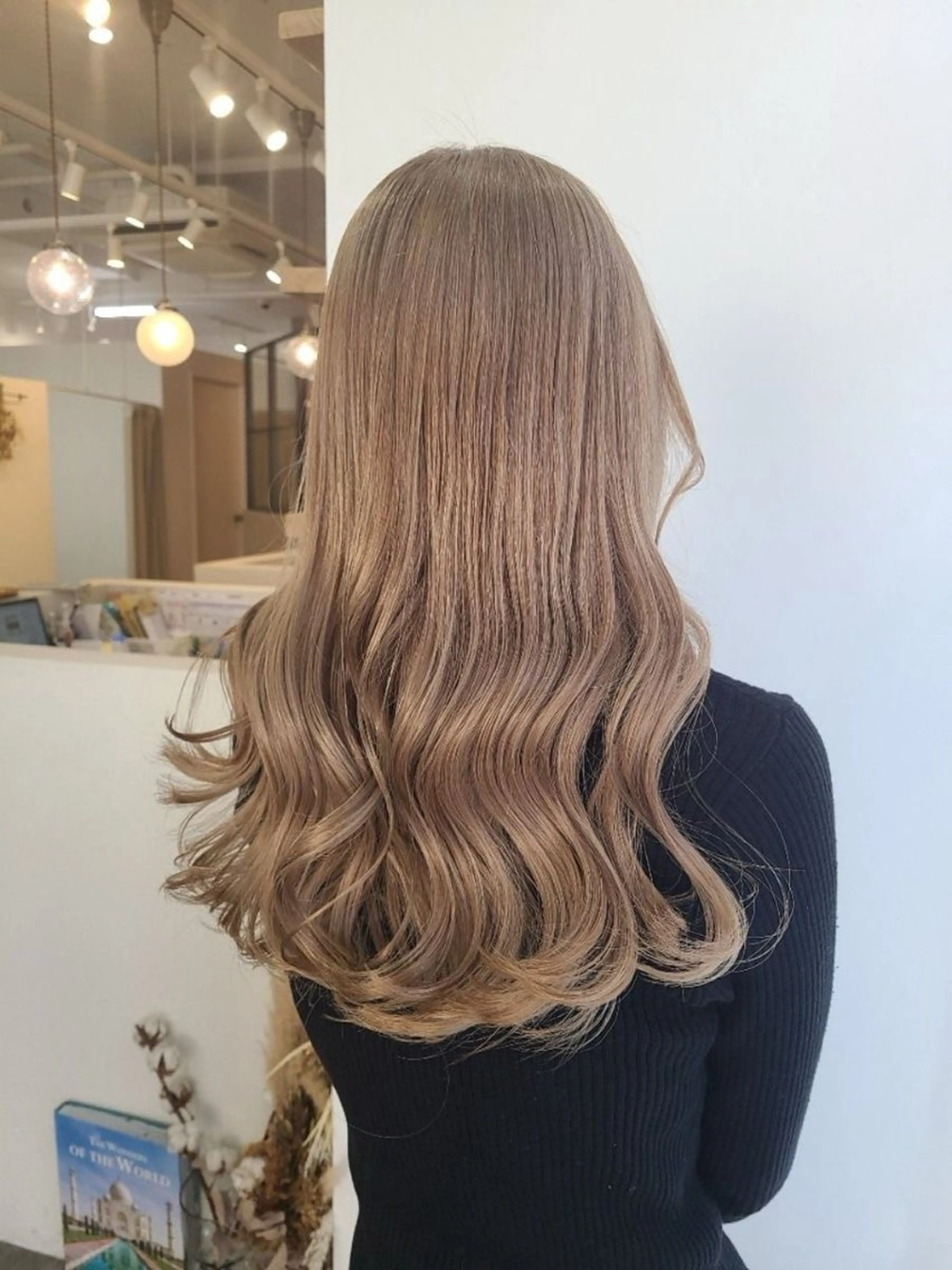 カラー ヘアカラー ALBUM銀座店所属・池袋ブリーチ特化🎀 あやか🎀のヘアスタイル