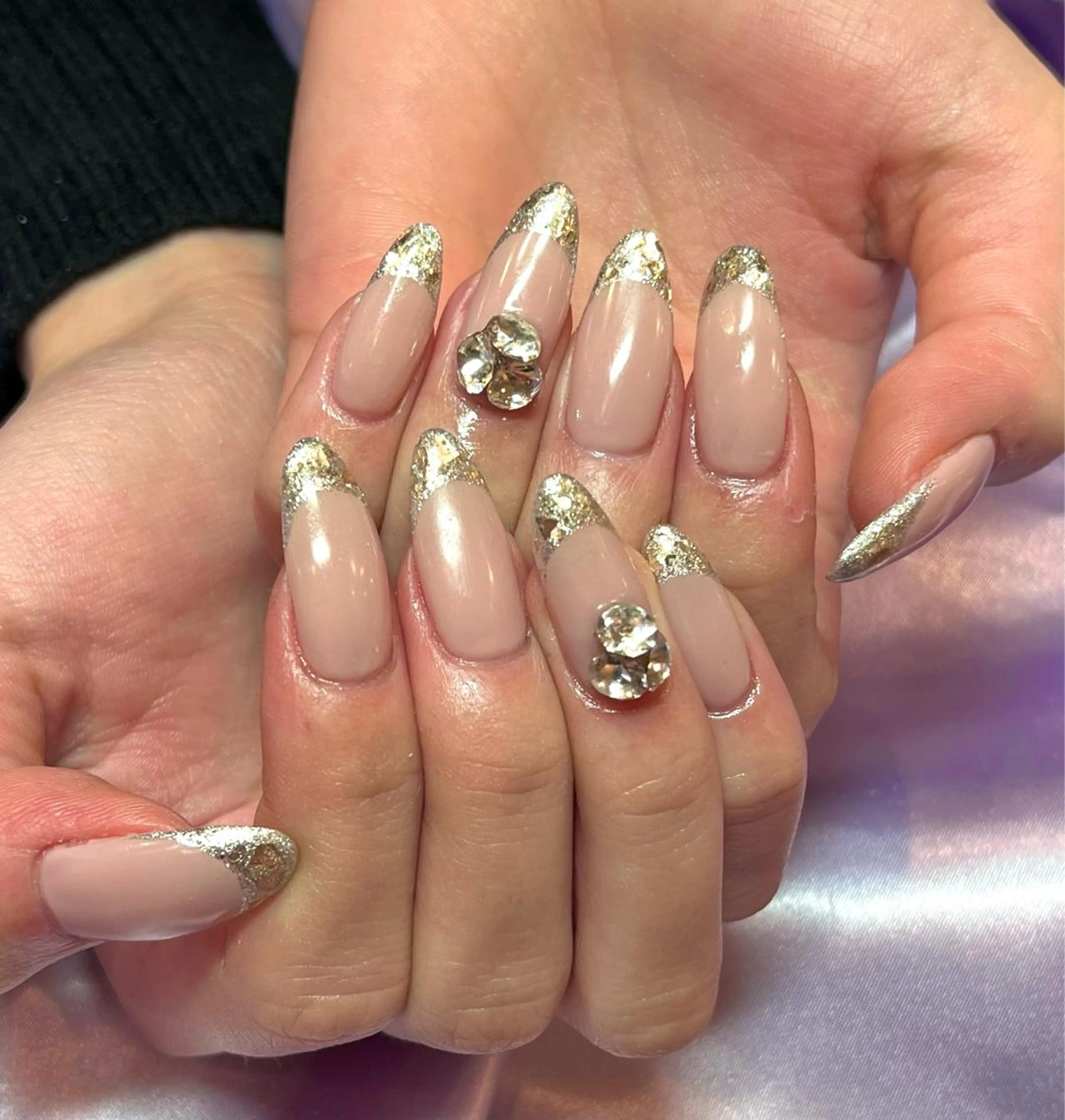 ネイル フラワーネイル フレンチネイル ガーリー ガラスフレンチ ゴールド ハンドネイル para ☀︎ sol by BECK所属・Para Sol nail　Maoのネイルデザイン