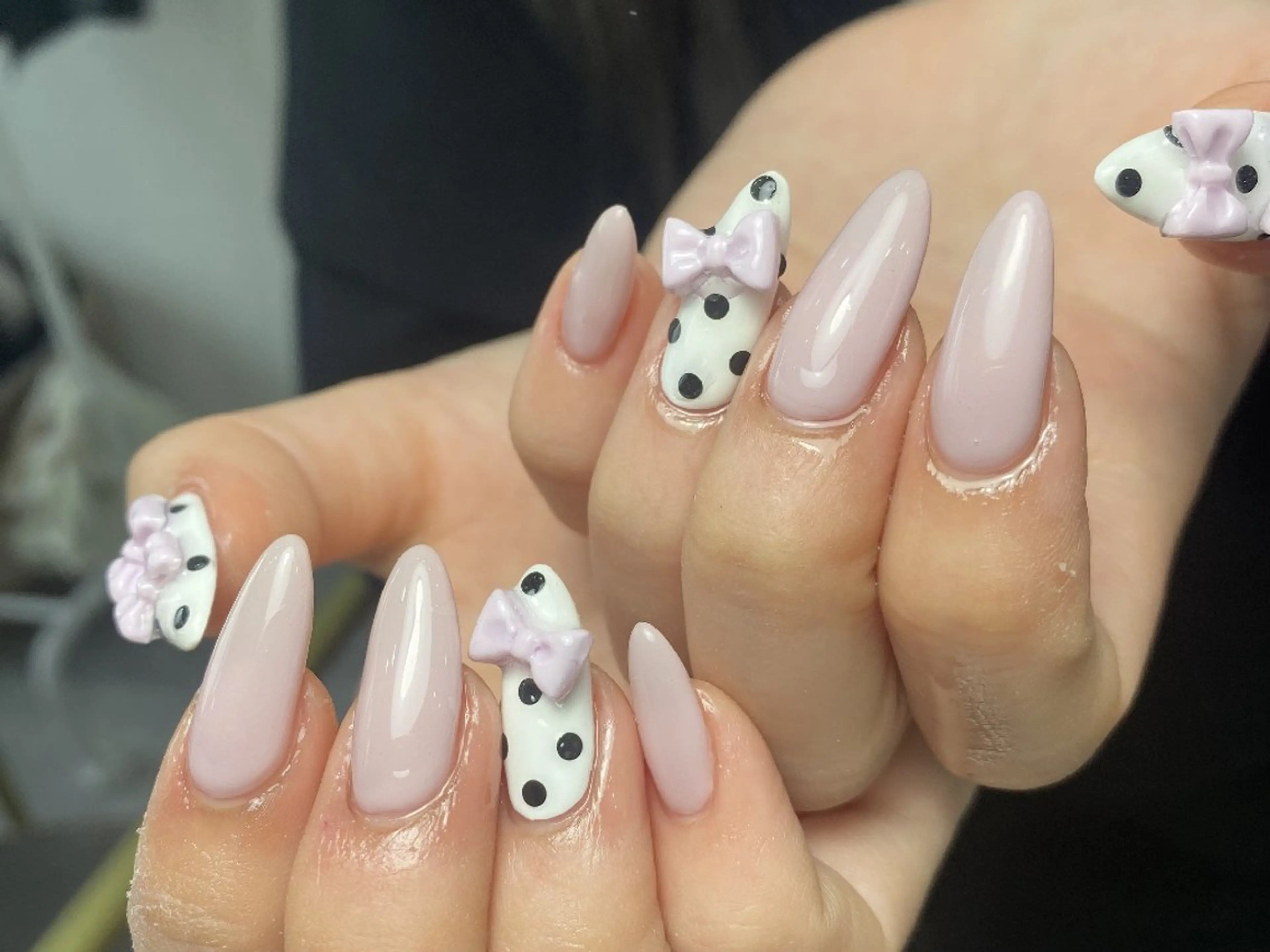 ネイル チークネイル フレンチネイル ジェルネイル ガーリー キラキラネイル ハンドネイル UM Nail Salonのネイルデザイン