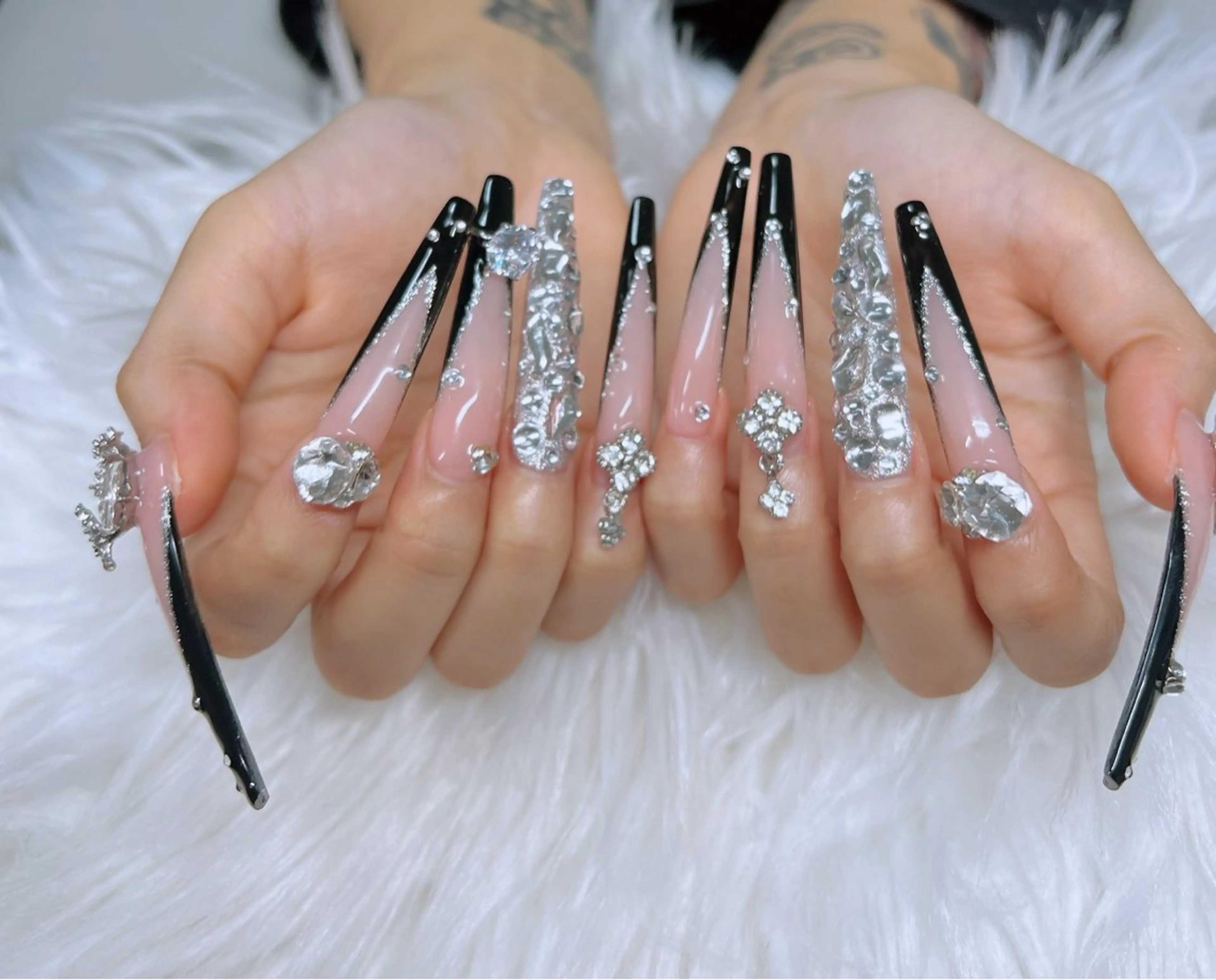 ロング 韓国風ヘア ロング ハンドネイル Lee _nailのネイルデザイン