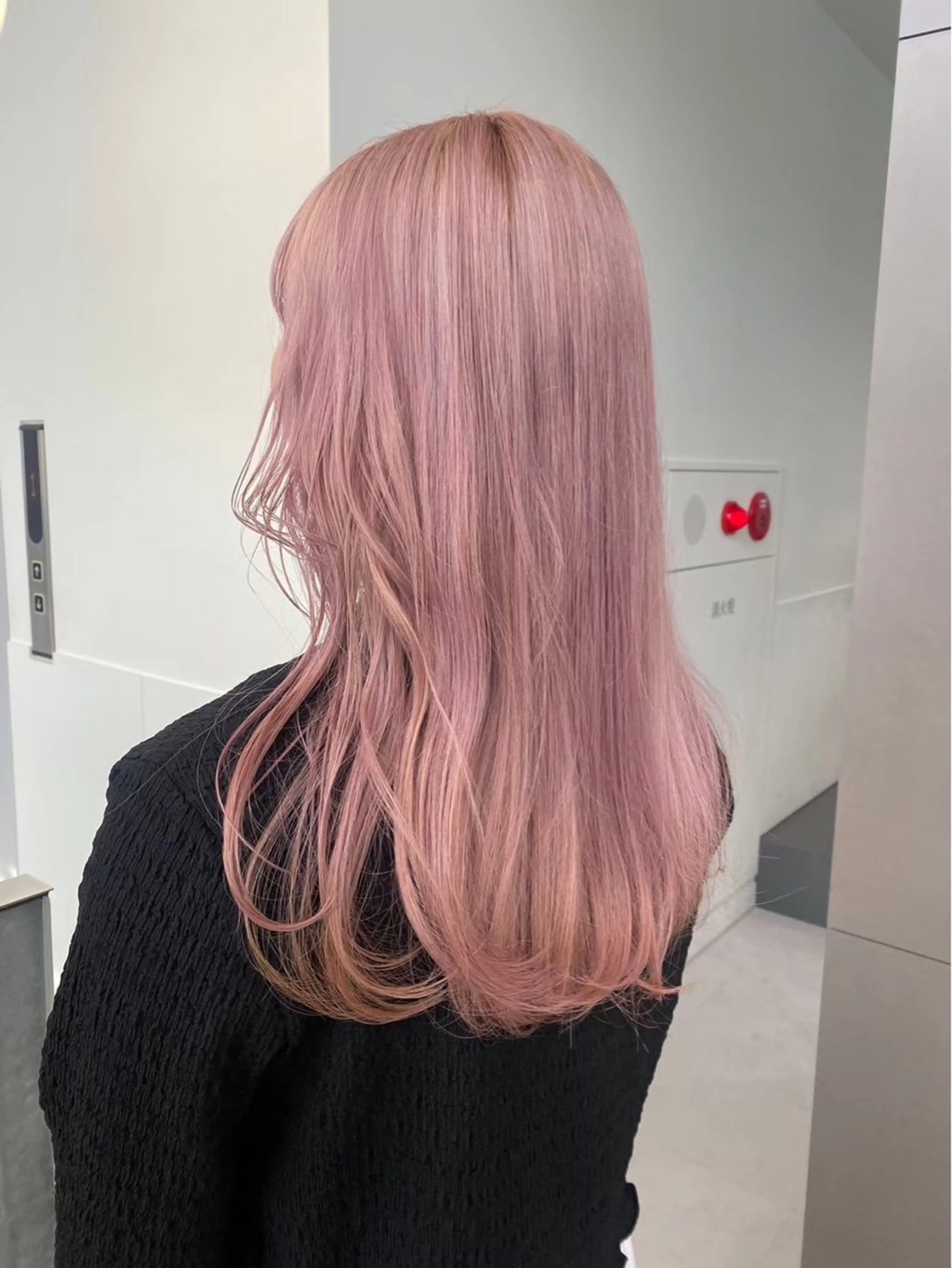 ロング カラー ブリーチ ピンクカラー トリートメント 高発色ブリーチ/ ハイレイヤー🪽aiのヘアスタイル