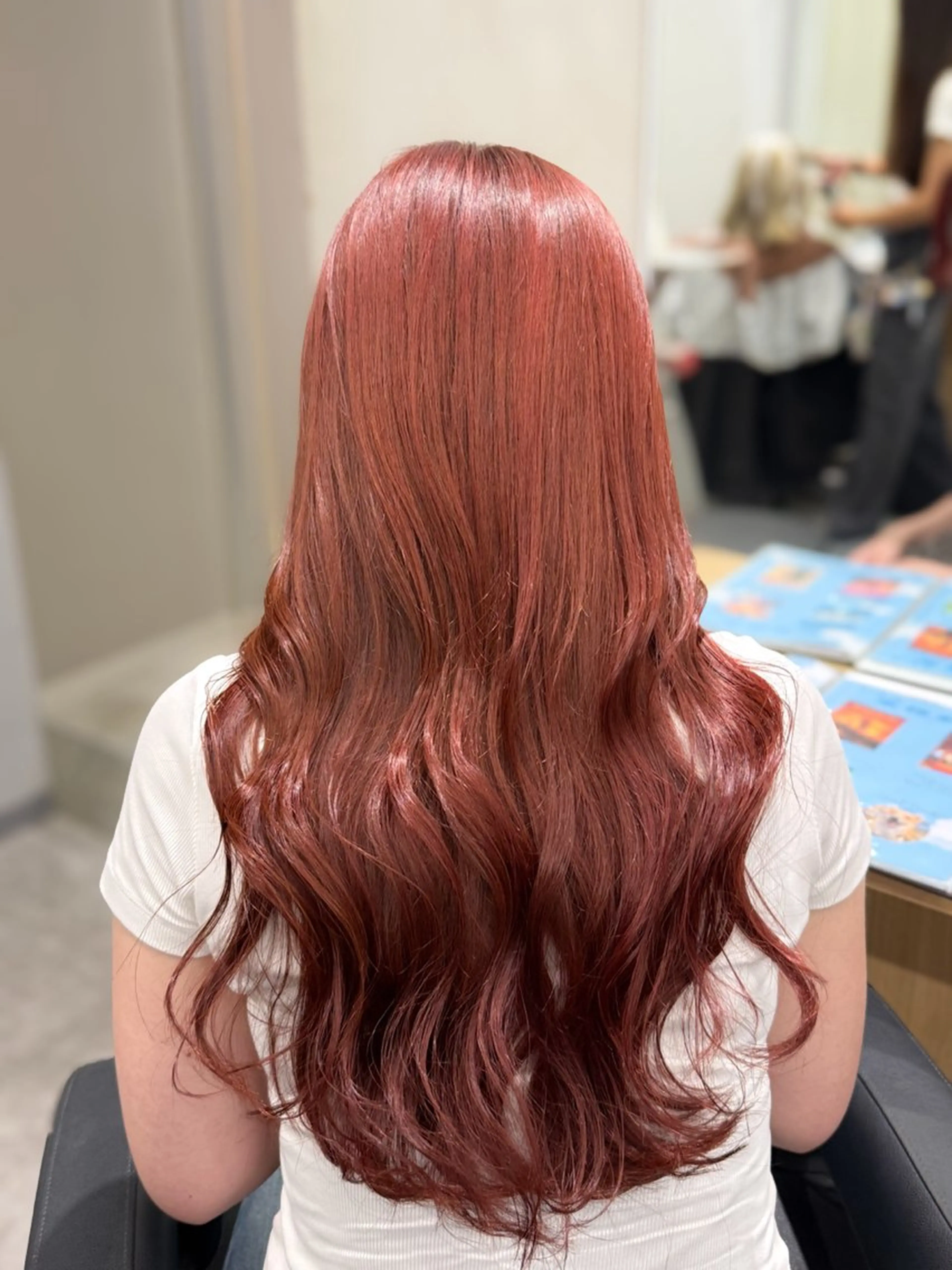 ロング カラー ブリーチ ブリーチなしカラー レッドカラー ヘアカラー トリートメント 雰囲気似合わせ/永田 汰伊智/艶カラー🫧のヘアスタイル