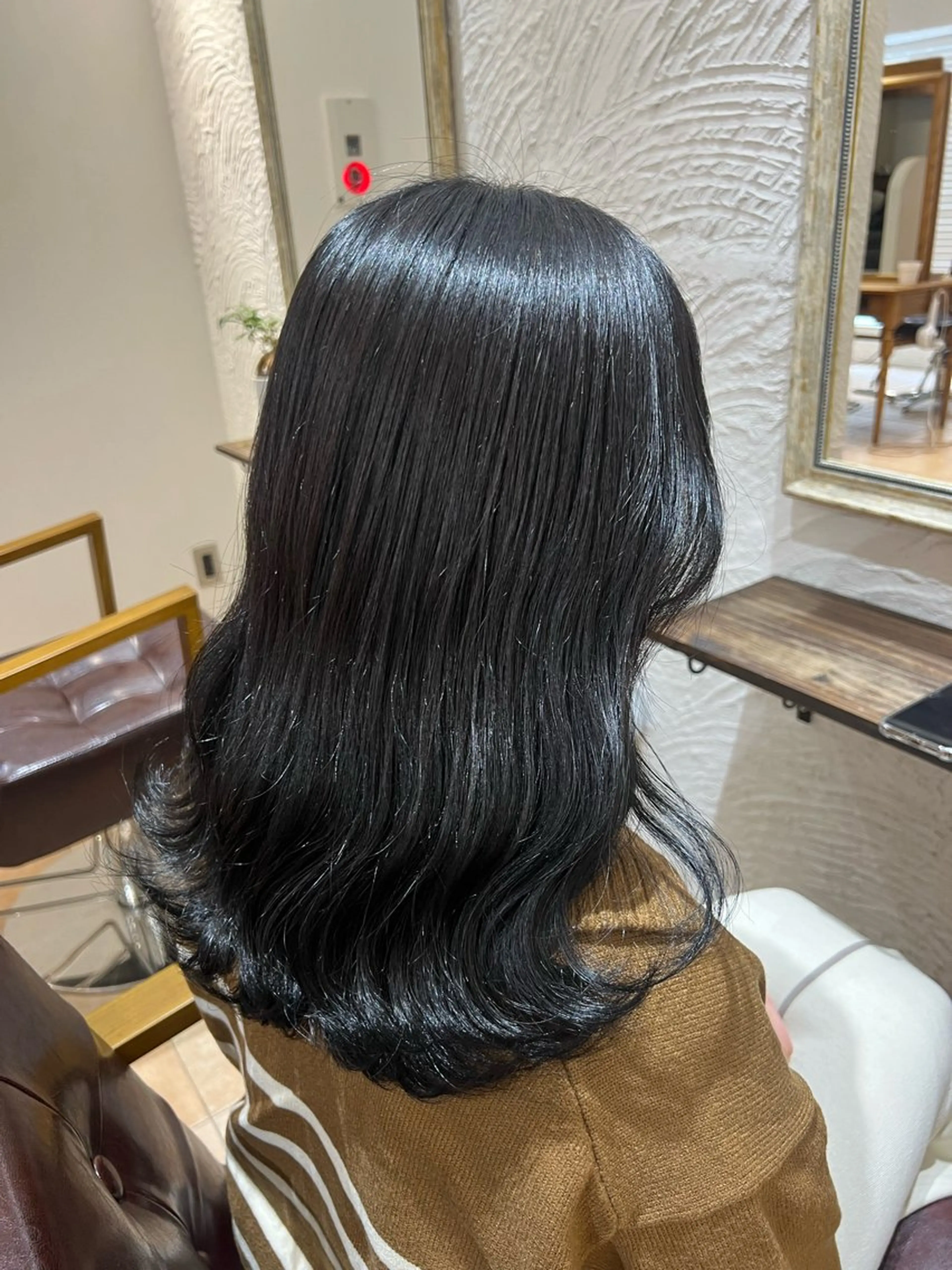 セミロング カラー 🥀韓国ヘア🥀 宮津真菜のヘアスタイル