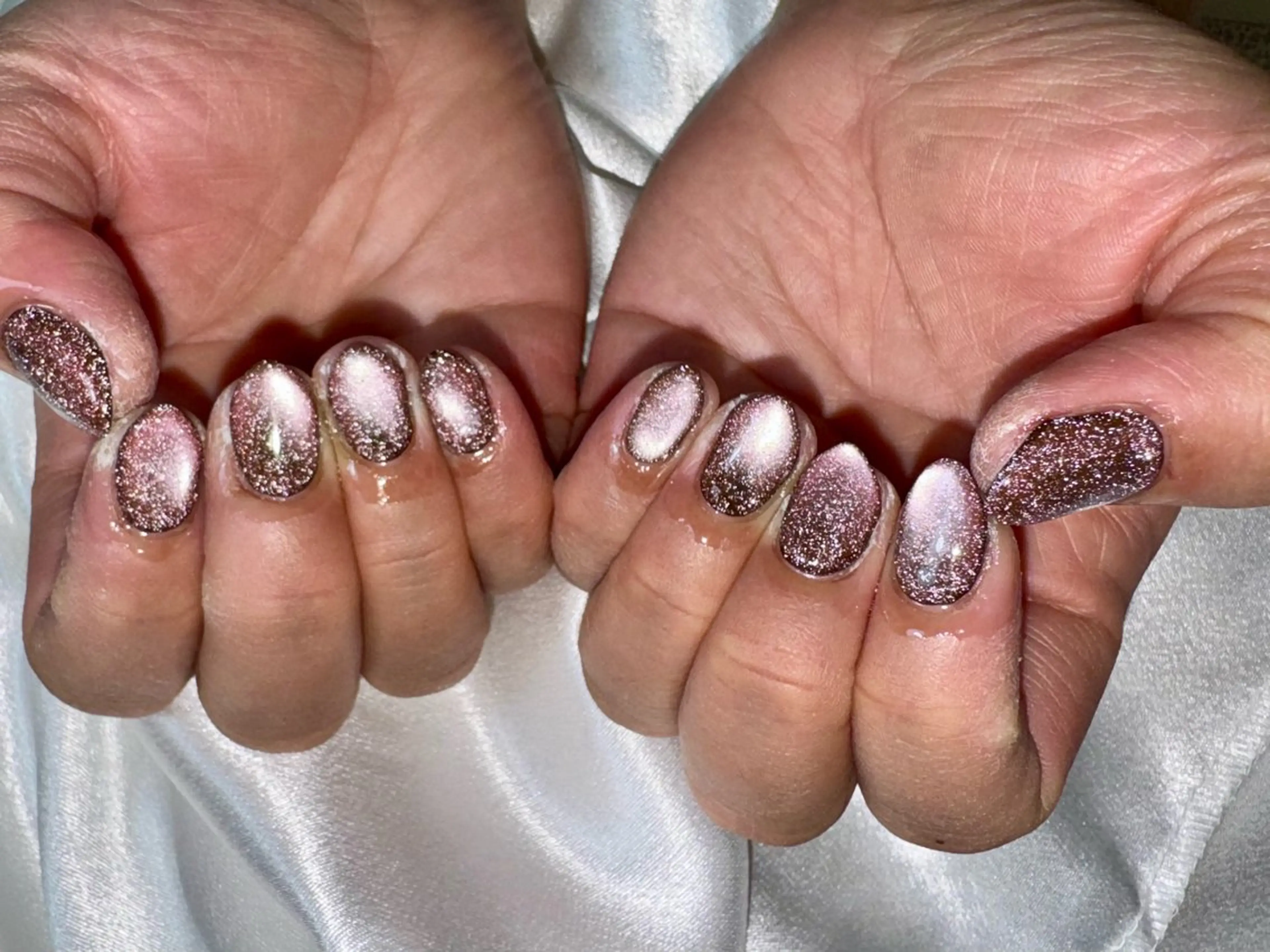 ネイル オーロラネイル 桜ネイル フラッシュネイル フラッシュマグ フラワーネイル ハンドネイル kikinail 溝の口のネイルデザイン