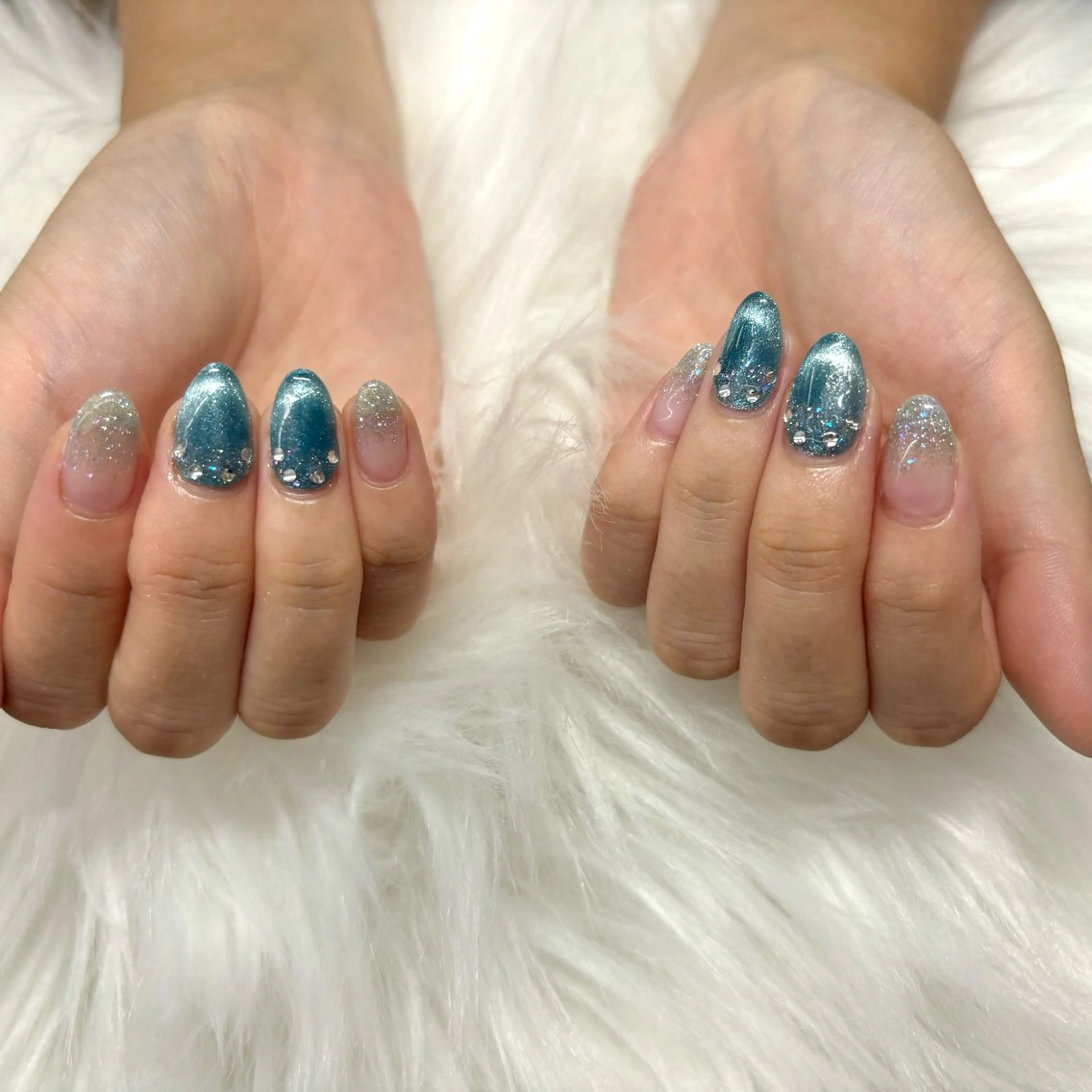 ネイル フレンチネイル マグネットネイル マグネットフレンチ SHIMA YURIEのネイルデザイン