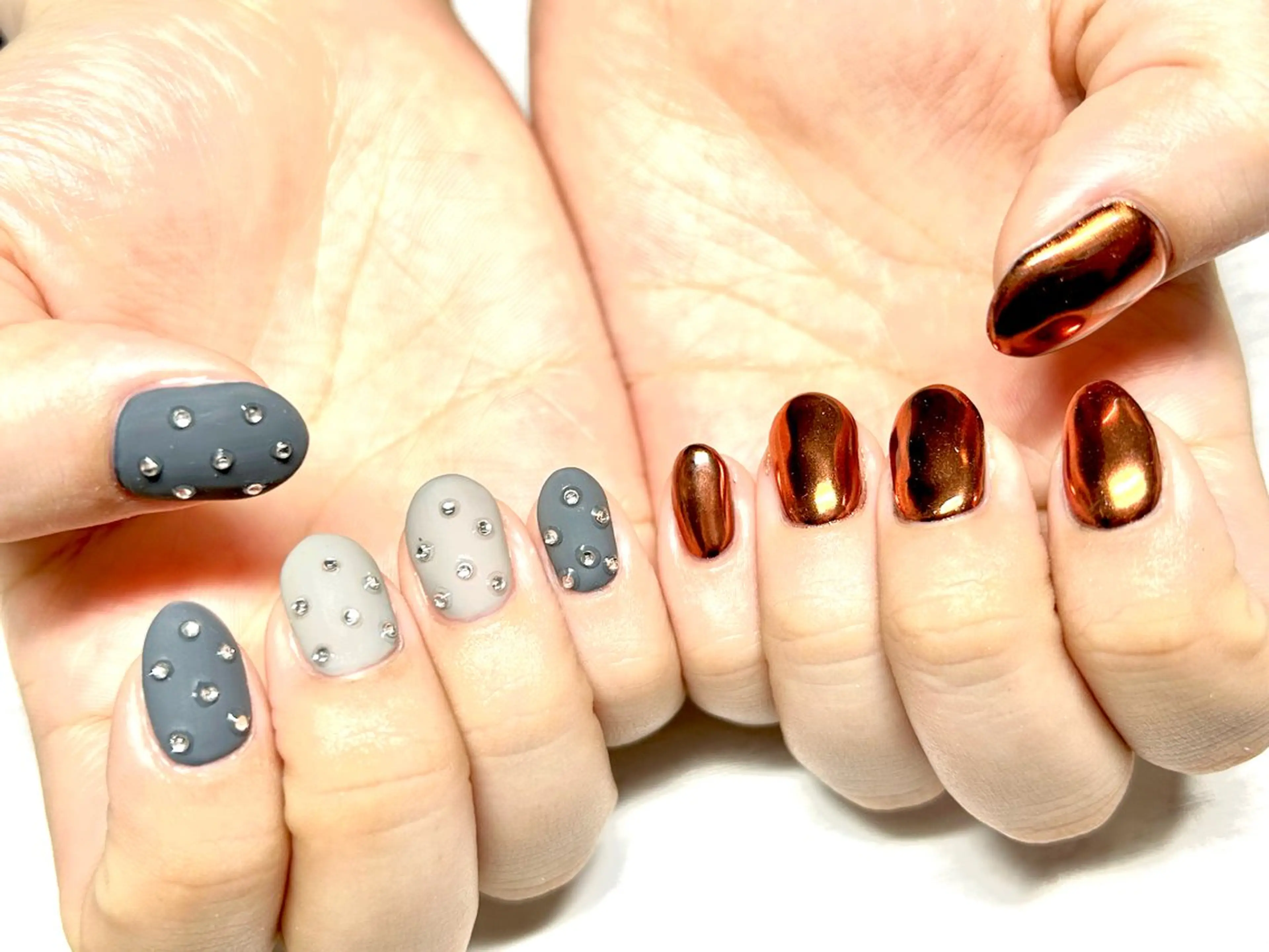 ネイル マットネイル ミラーネイル 持ち込み ハンドネイル NailSalon Mela所属・Mela ミユ🌼.*のネイルデザイン