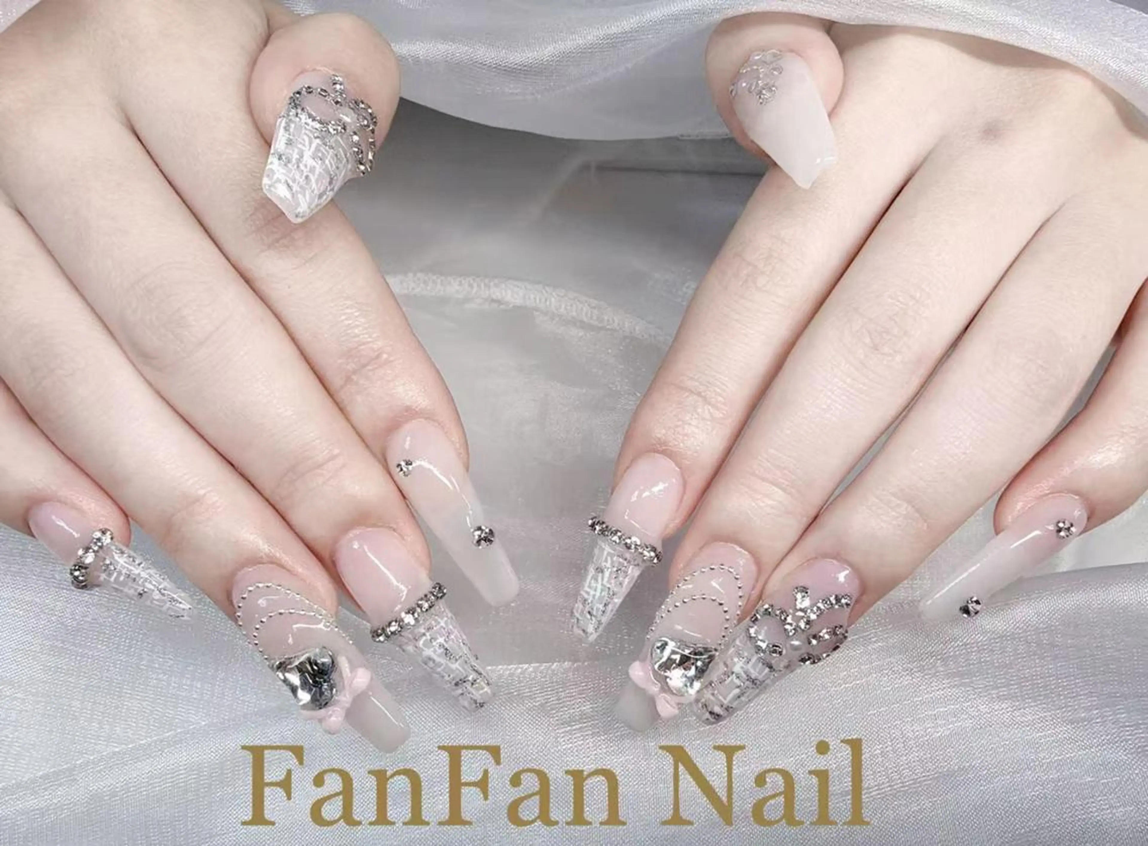 ネイル FanFan 長さ出し専門のネイルデザイン